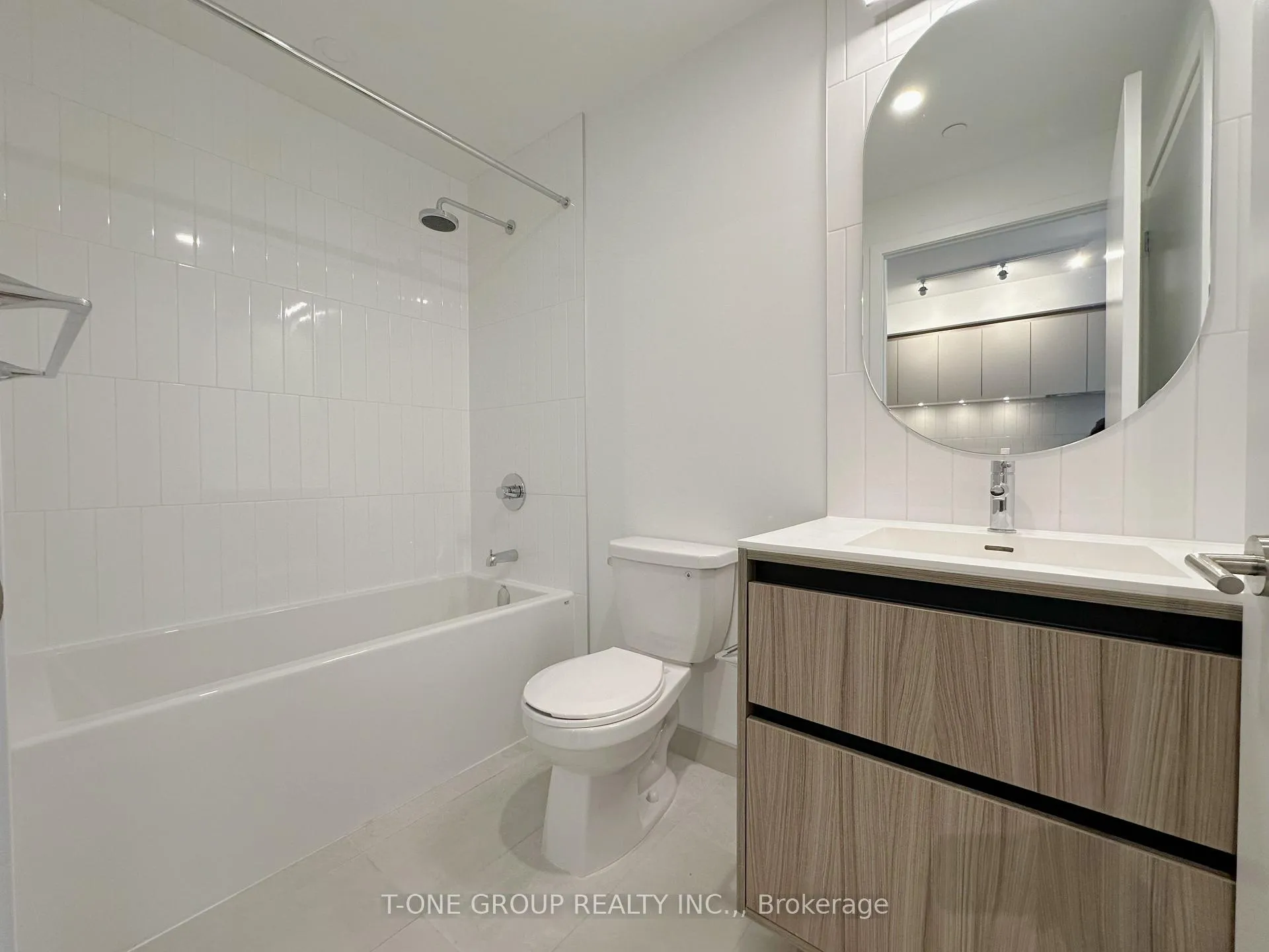 Photo 9 of Unit 602, 7950 Bathurst Street, Vaughan, Beverley Glen — HOMEH