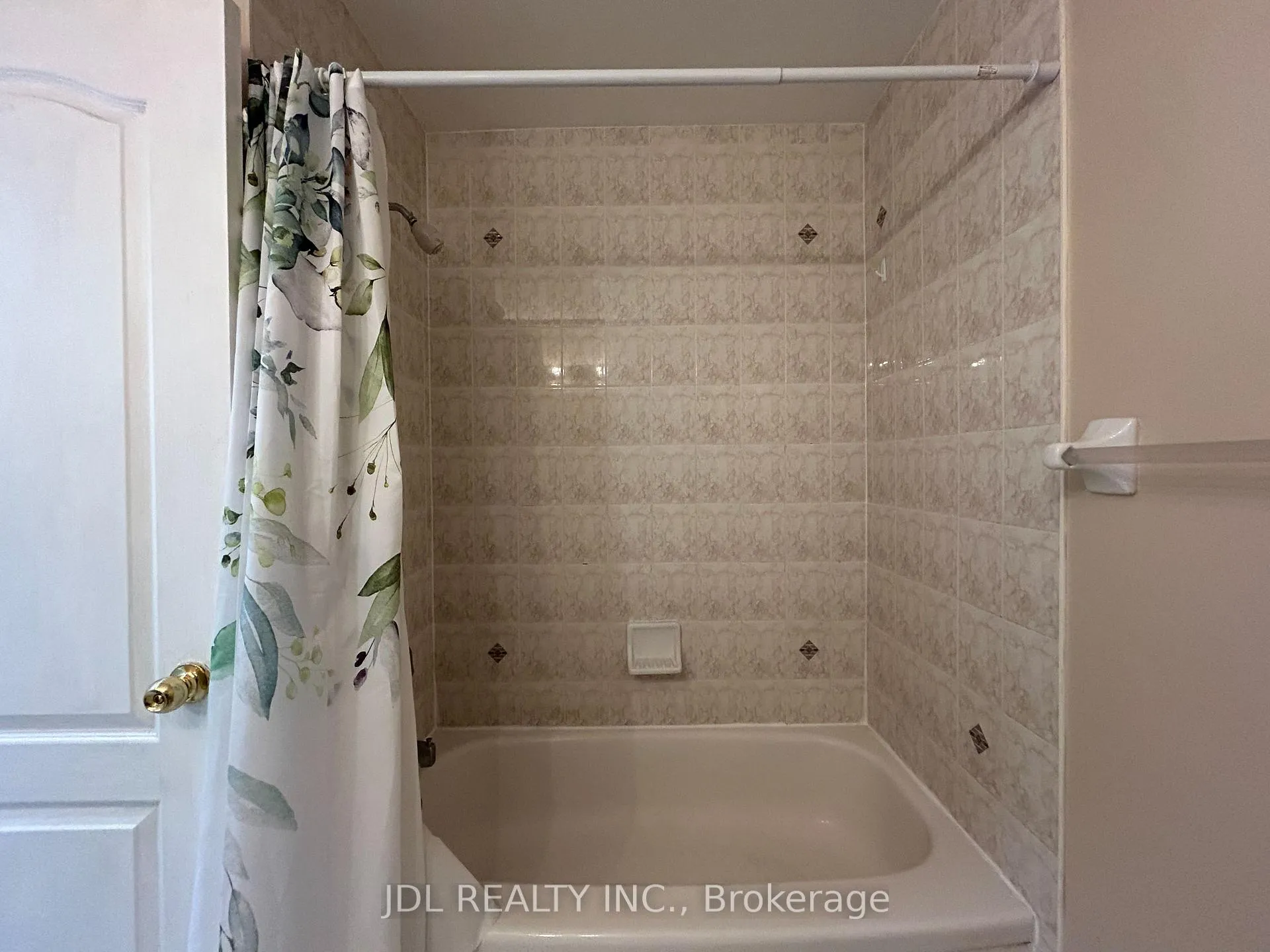 Photo 10 of 233A Rouge River Dr, Scarborough, Rouge — HOMEH