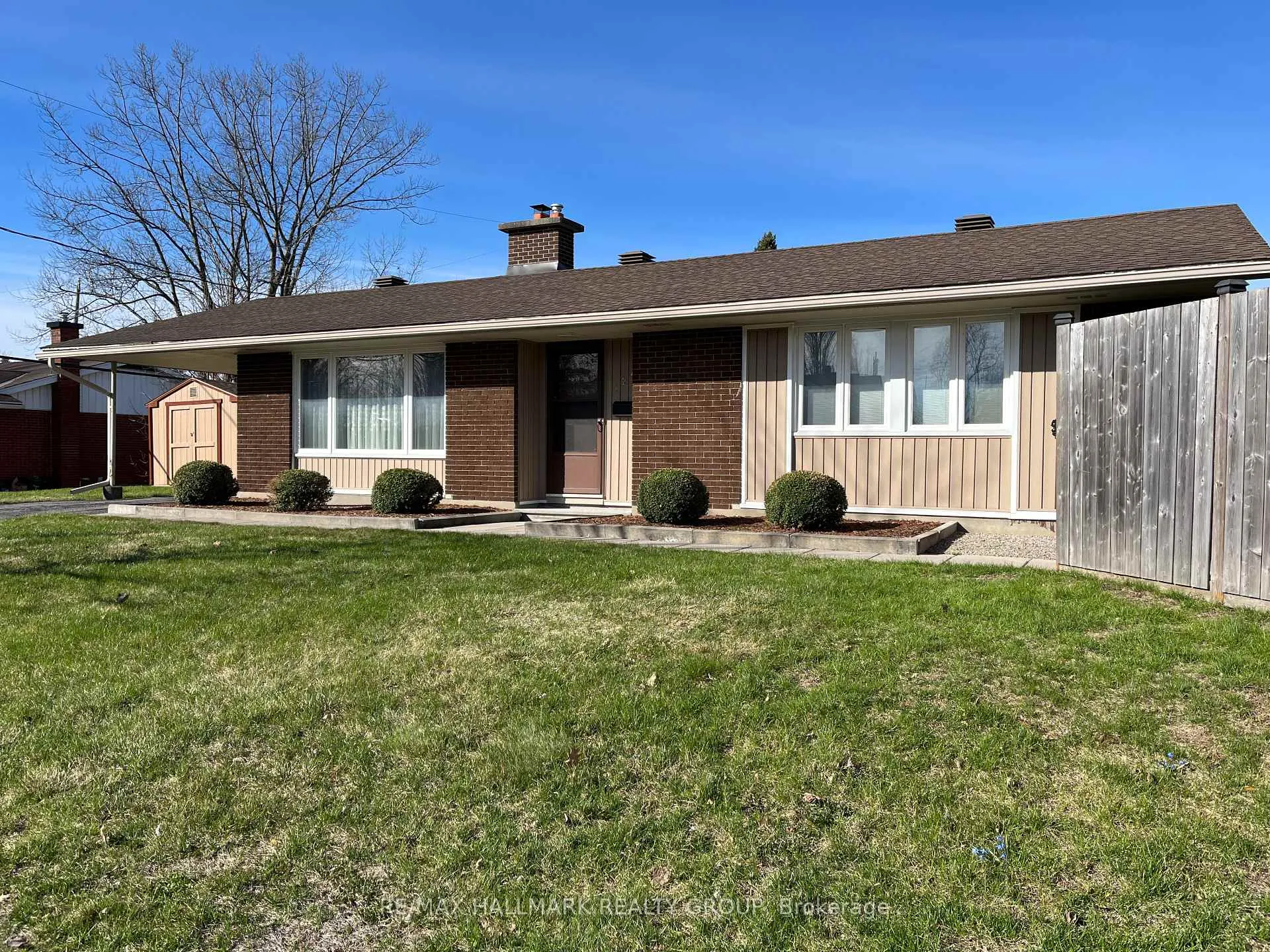 Photo 2 of 1248 Tompkins Street, Ottawa, Queensway Terrace South/Ridgeview — HOMEH