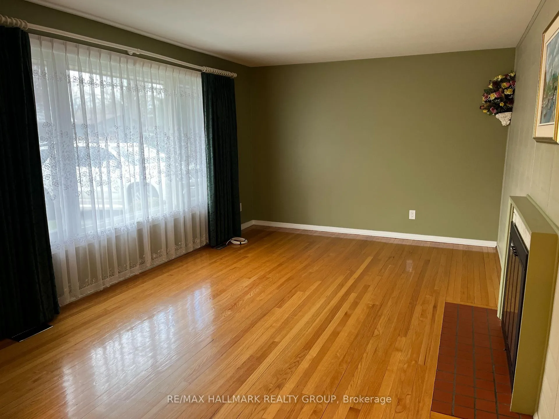 Photo 6 of 1248 Tompkins Street, Ottawa, Queensway Terrace South/Ridgeview — HOMEH