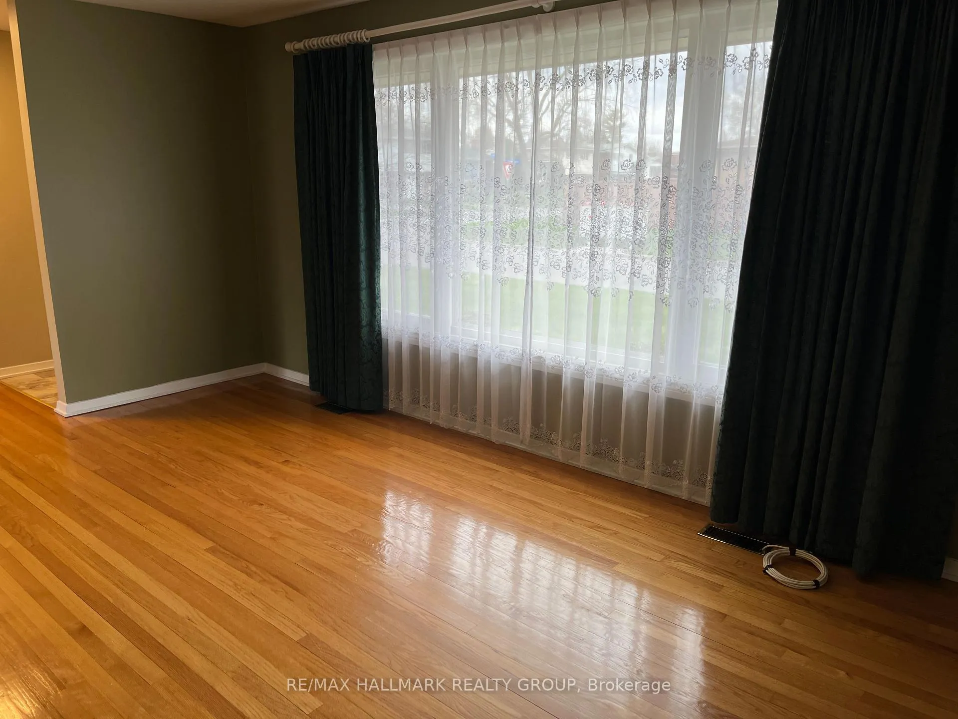 Photo 9 of 1248 Tompkins Street, Ottawa, Queensway Terrace South/Ridgeview — HOMEH
