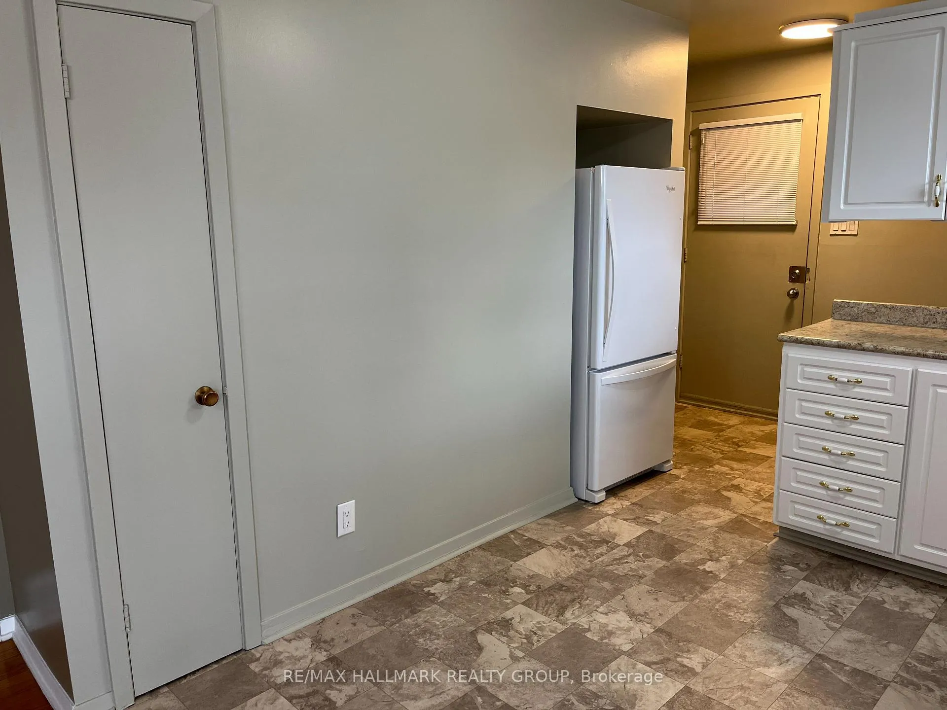 Photo 12 of 1248 Tompkins Street, Ottawa, Queensway Terrace South/Ridgeview — HOMEH