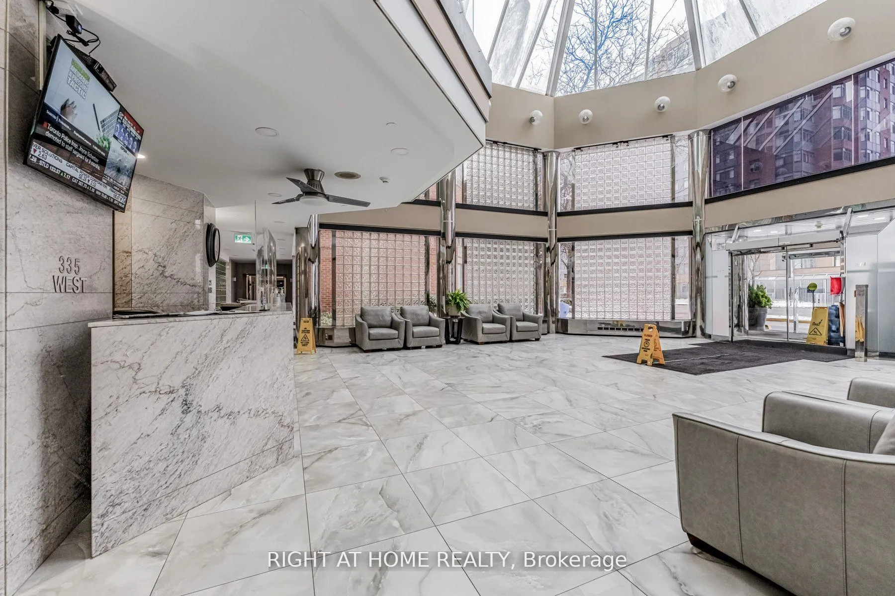 Photo 3 of Unit 1511, 335 Webb Drive, Mississauga, City Centre — HOMEH