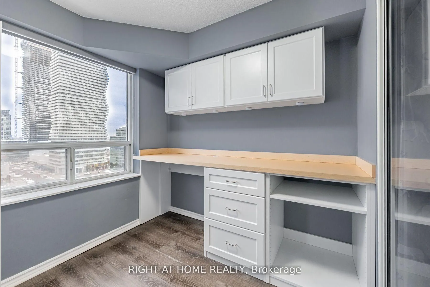 Photo 14 of Unit 1511, 335 Webb Drive, Mississauga, City Centre — HOMEH