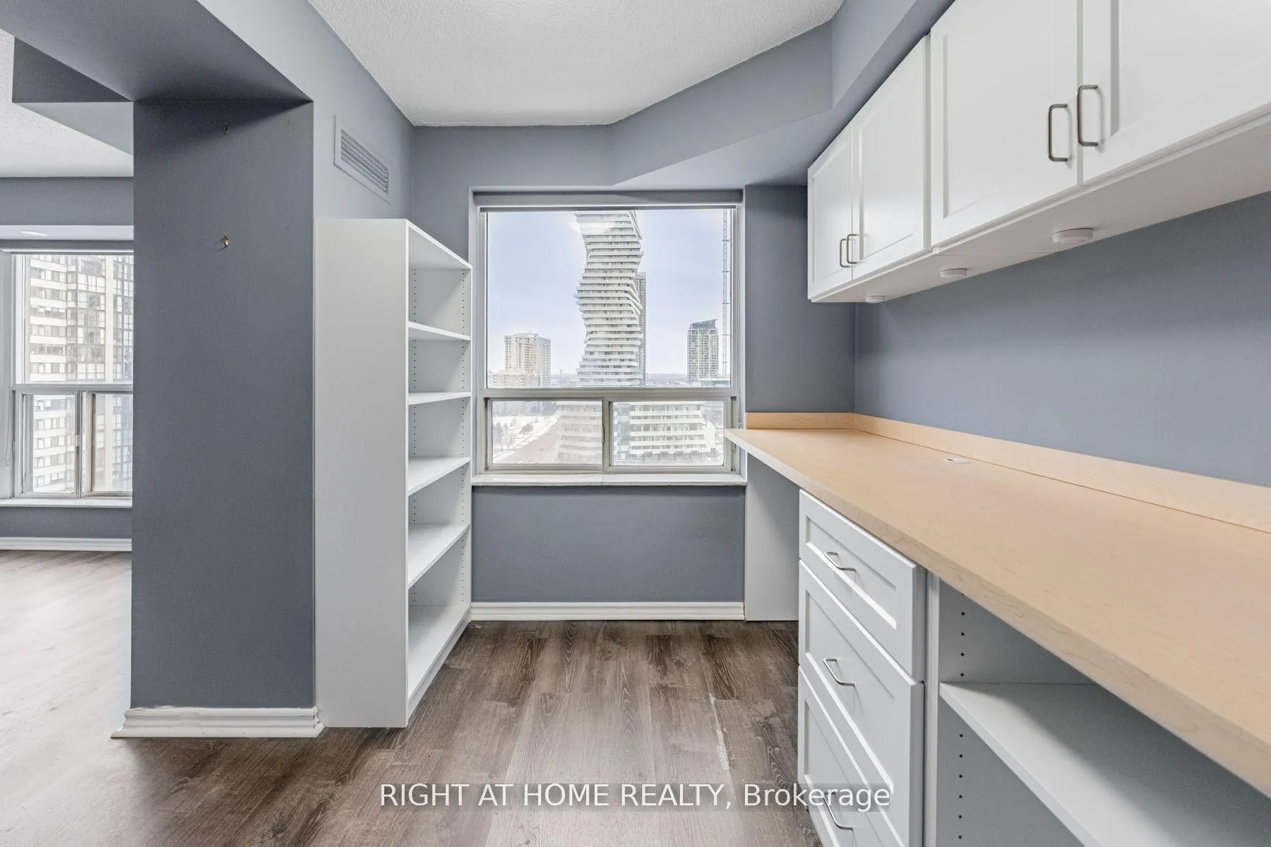 Photo 15 of Unit 1511, 335 Webb Drive, Mississauga, City Centre — HOMEH