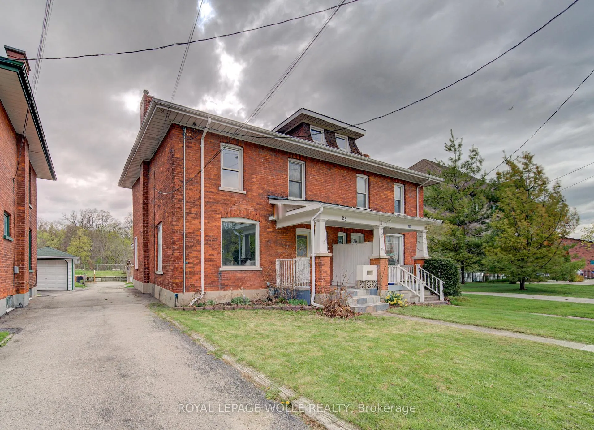 Photo 1 of 28 Willow Street, Brant, Paris — HOMEH