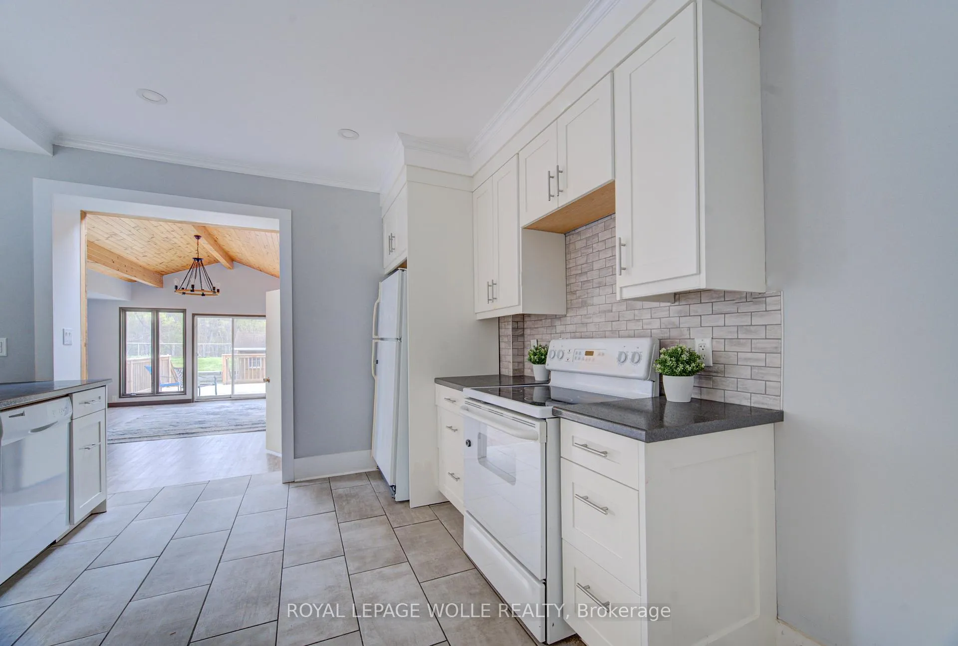 Photo 5 of 28 Willow Street, Brant, Paris — HOMEH