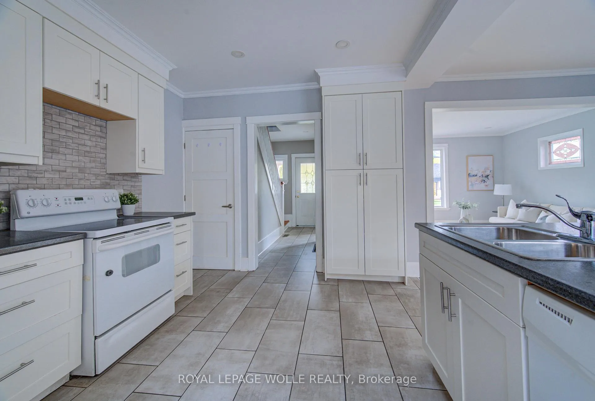 Photo 7 of 28 Willow Street, Brant, Paris — HOMEH