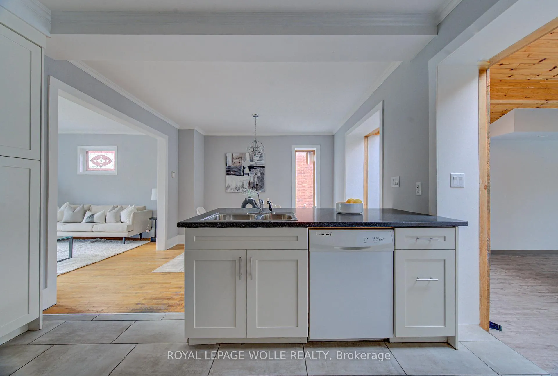 Photo 8 of 28 Willow Street, Brant, Paris — HOMEH