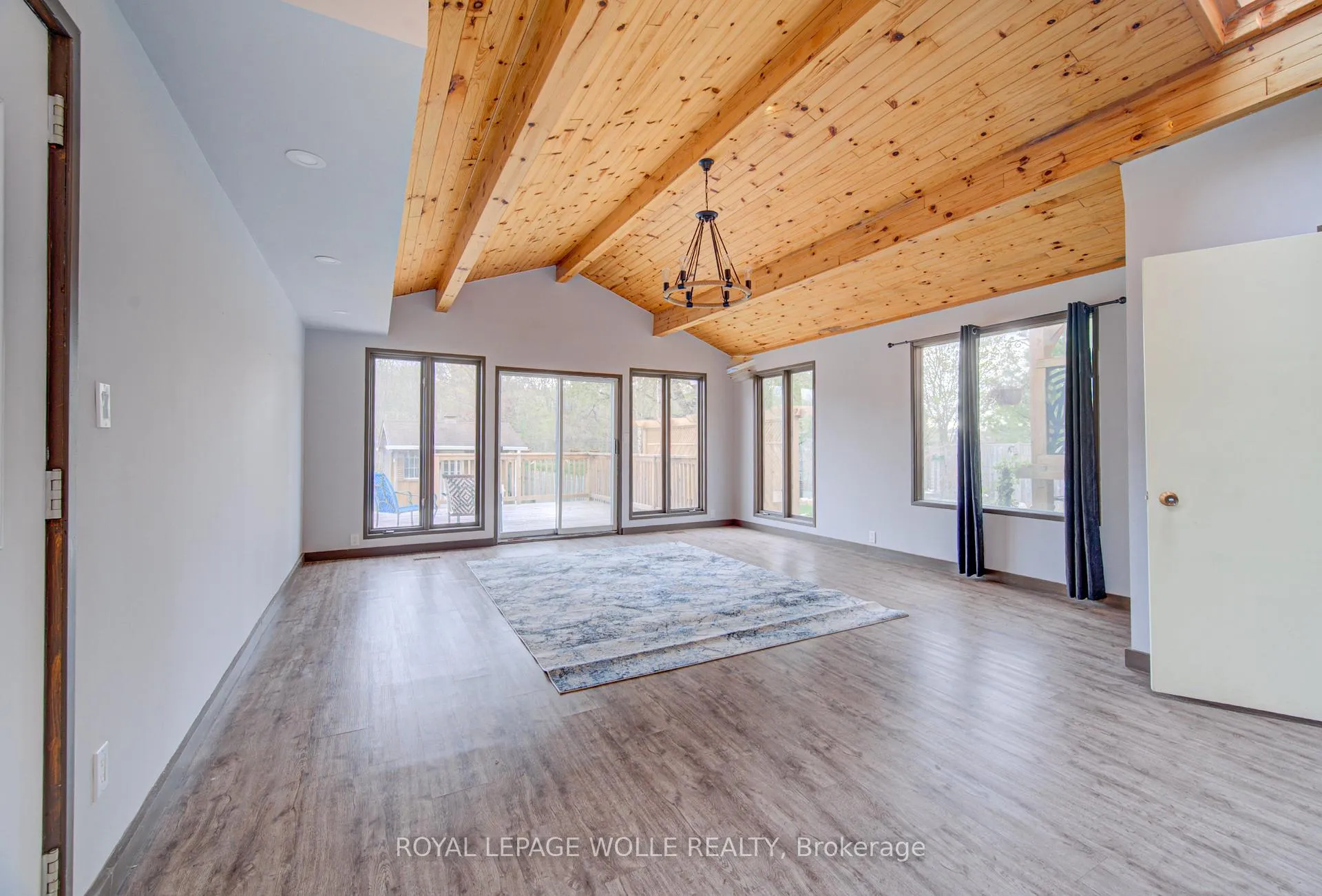 Photo 14 of 28 Willow Street, Brant, Paris — HOMEH