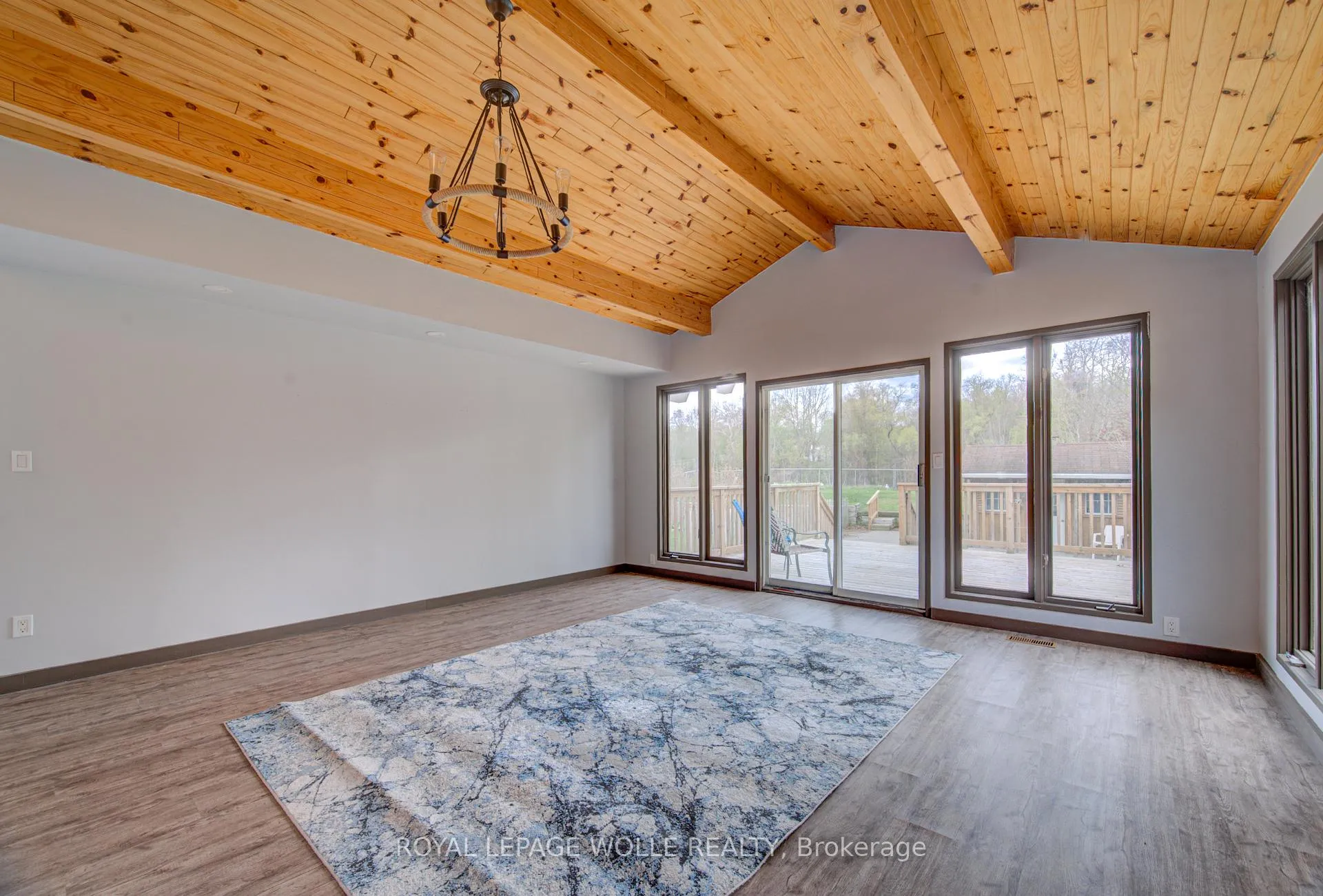 Photo 16 of 28 Willow Street, Brant, Paris — HOMEH