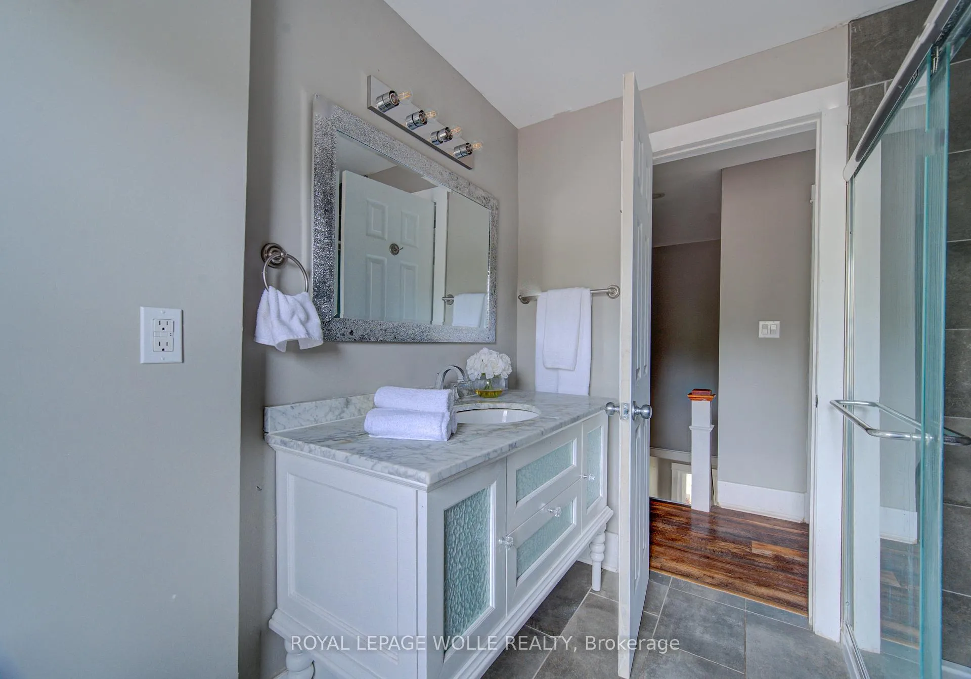 Photo 20 of 28 Willow Street, Brant, Paris — HOMEH