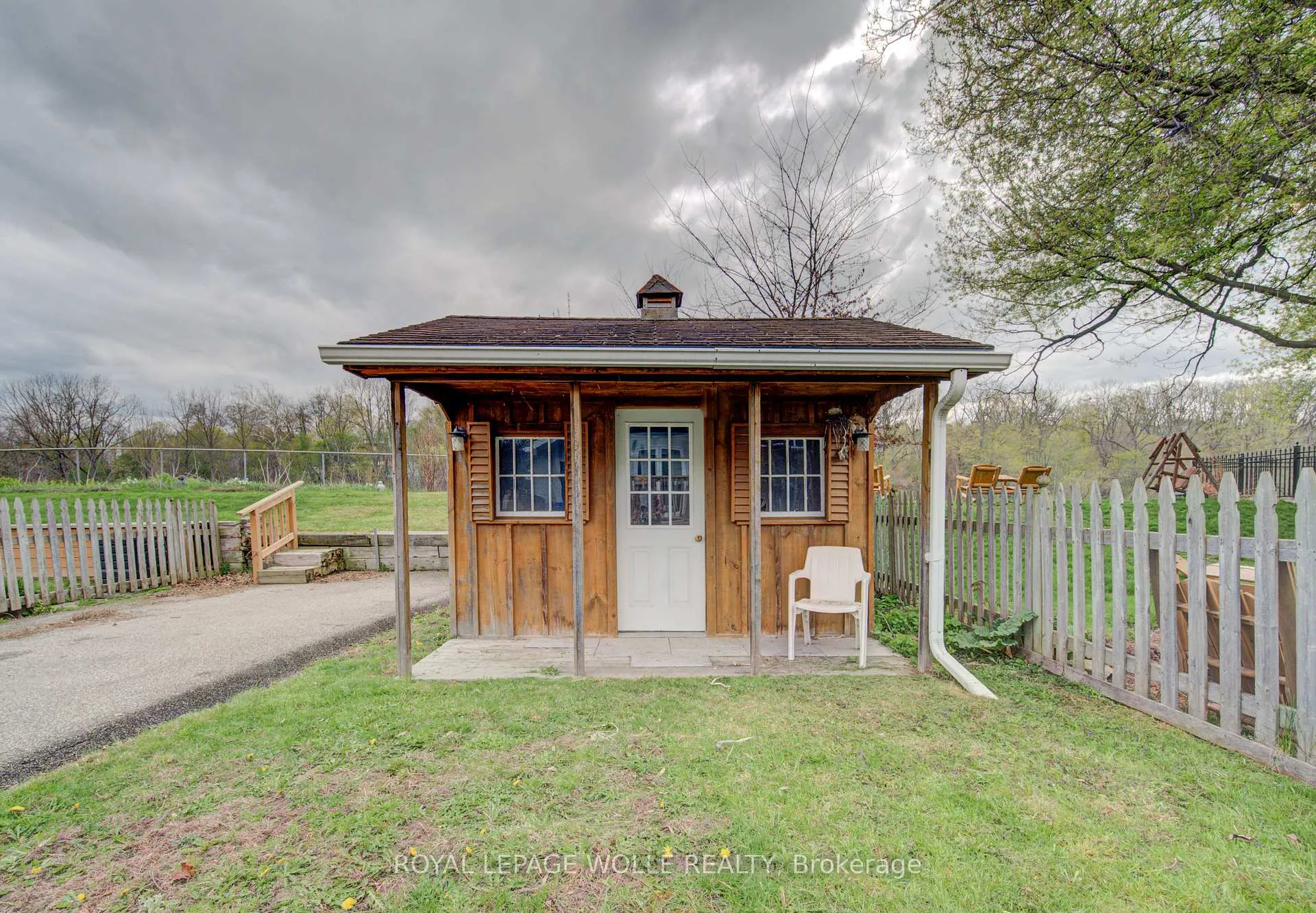 Photo 29 of 28 Willow Street, Brant, Paris — HOMEH