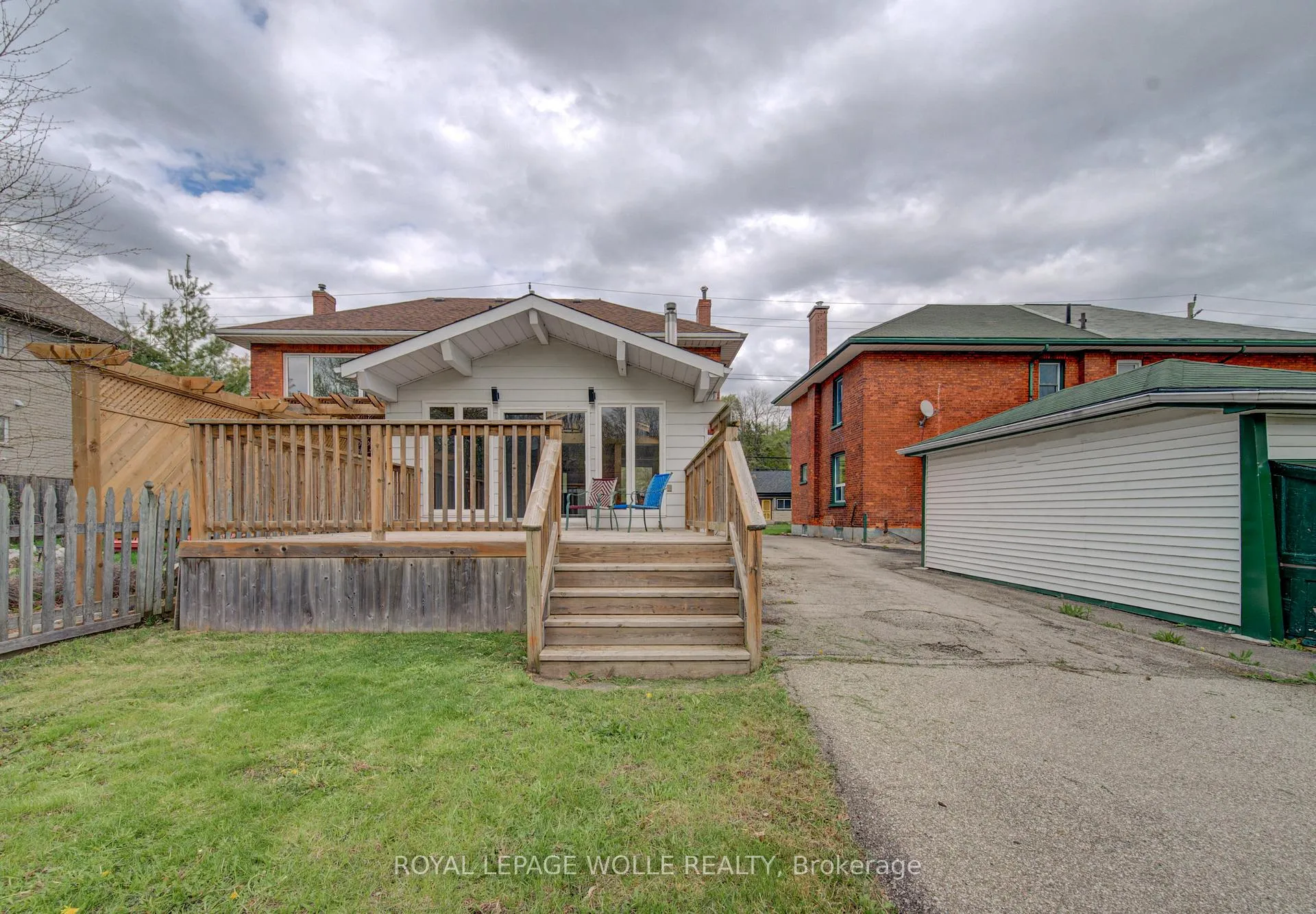 Photo 30 of 28 Willow Street, Brant, Paris — HOMEH