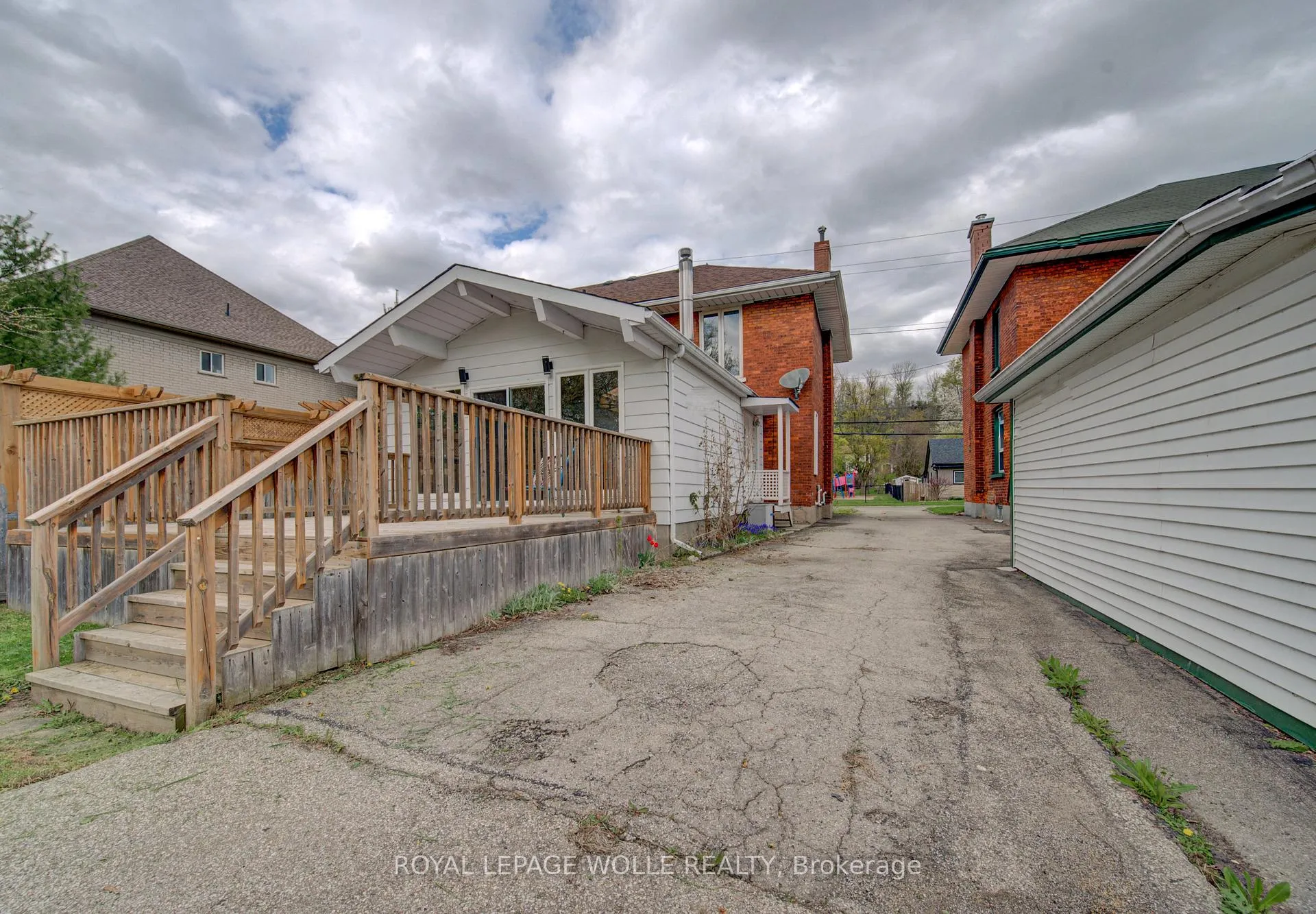 Photo 31 of 28 Willow Street, Brant, Paris — HOMEH
