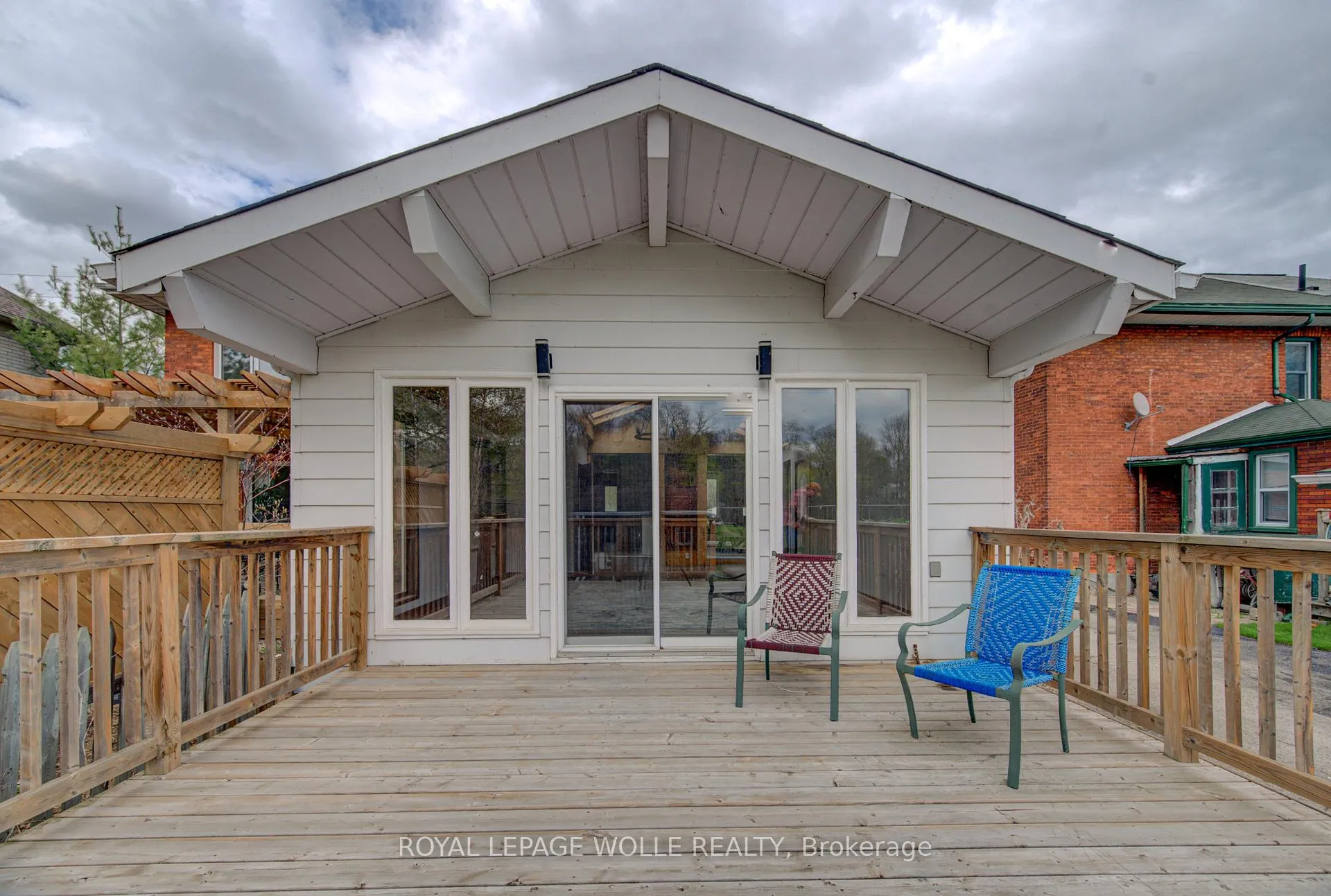 Photo 34 of 28 Willow Street, Brant, Paris — HOMEH