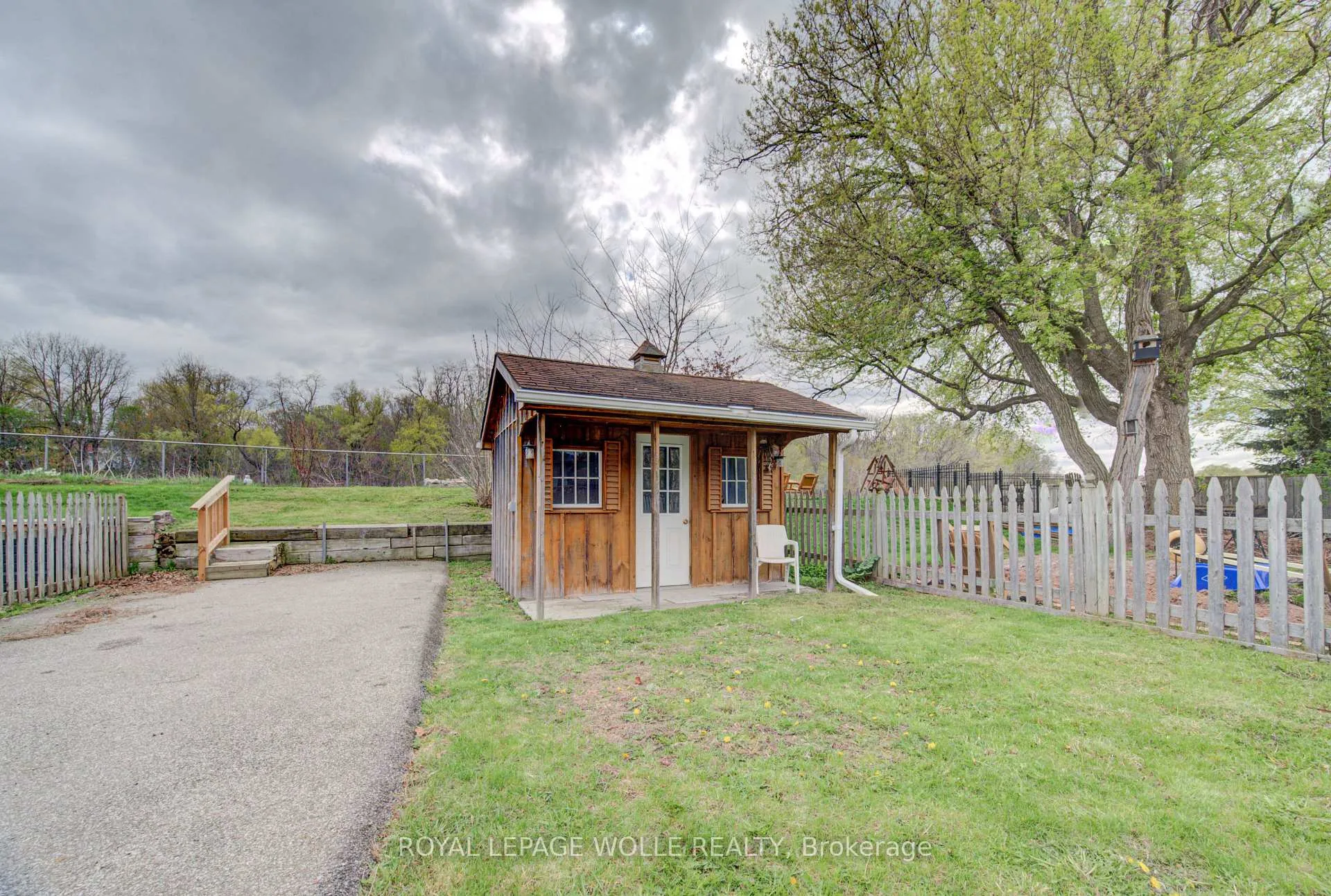 Photo 37 of 28 Willow Street, Brant, Paris — HOMEH