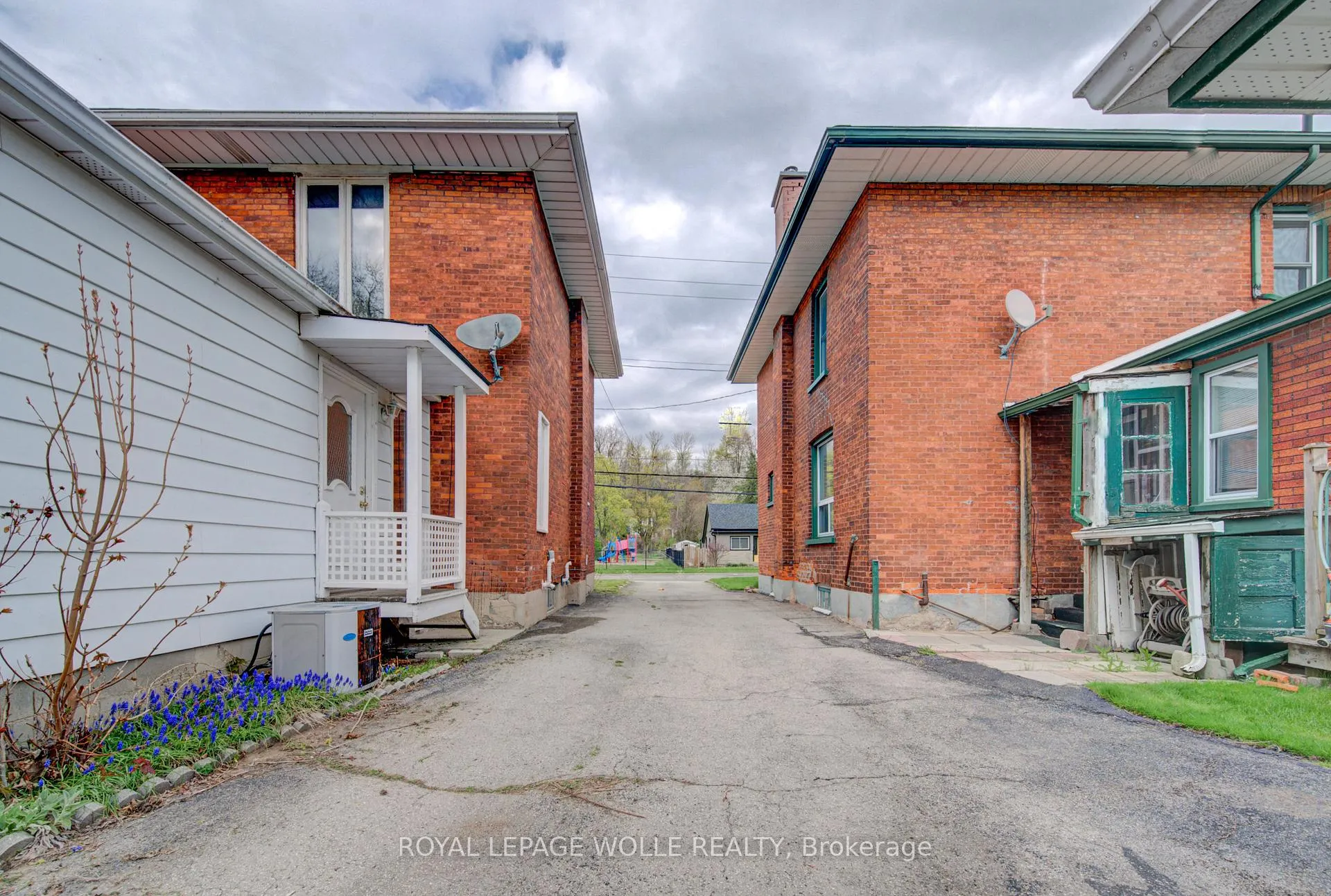 Photo 38 of 28 Willow Street, Brant, Paris — HOMEH
