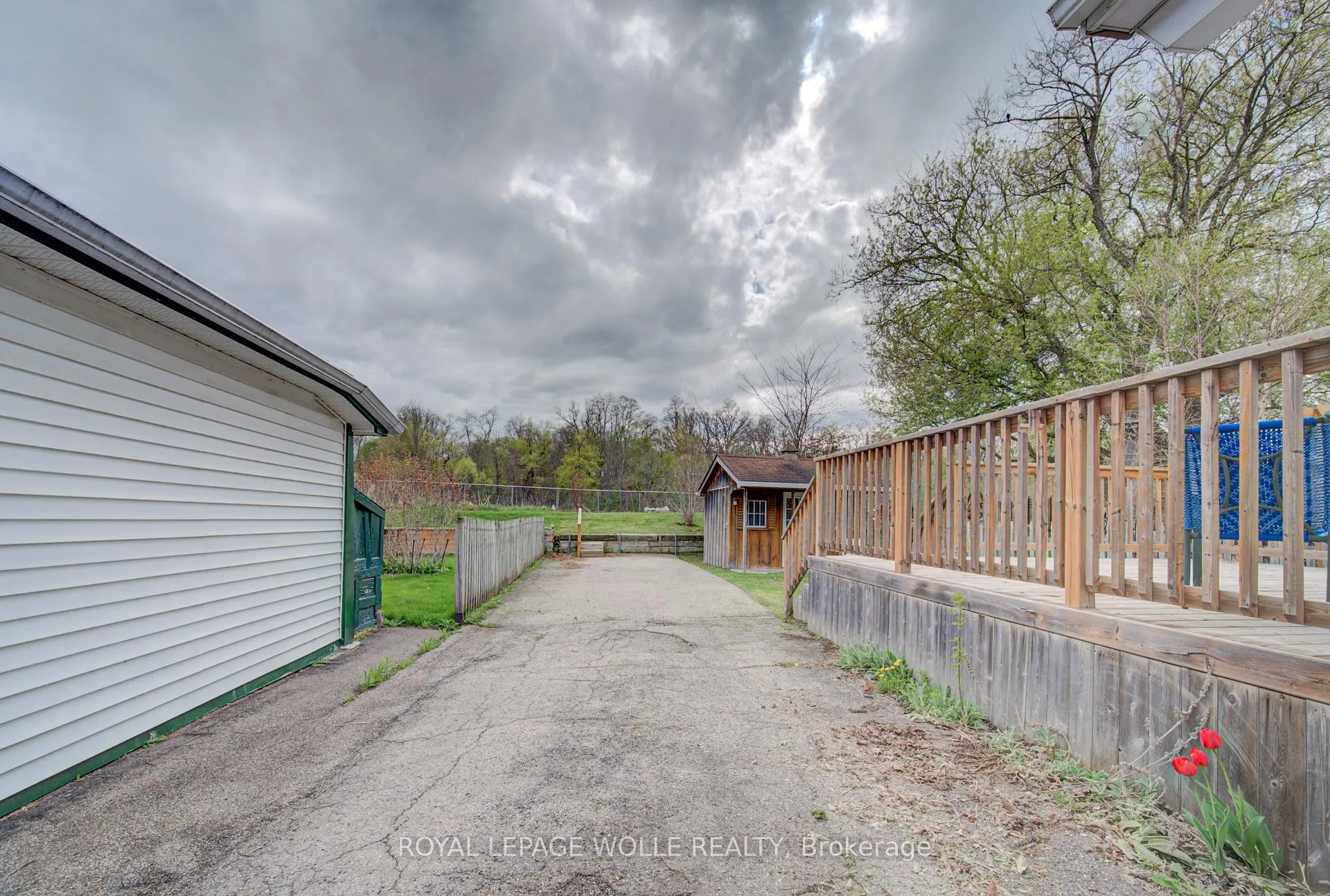 Photo 39 of 28 Willow Street, Brant, Paris — HOMEH