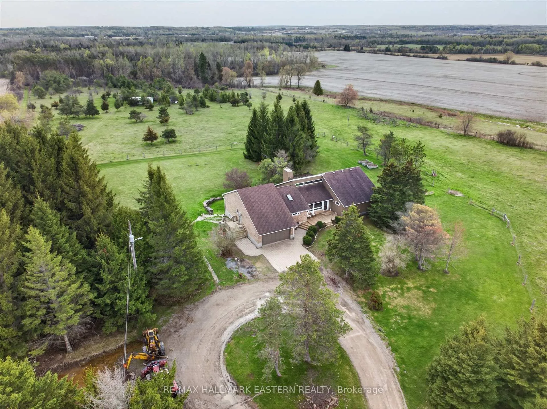 Photo 4 of 1229 Morton Line, Cavan Monaghan, Cavan Twp — HOMEH