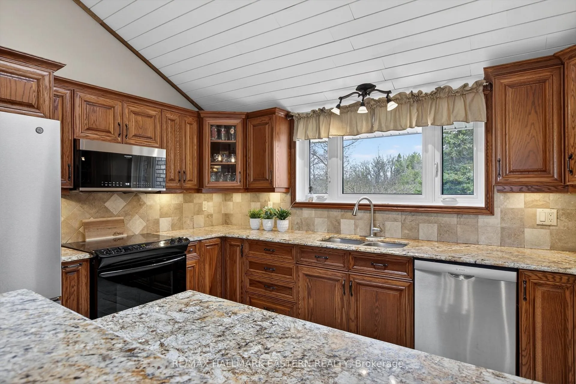 Photo 9 of 1229 Morton Line, Cavan Monaghan, Cavan Twp — HOMEH