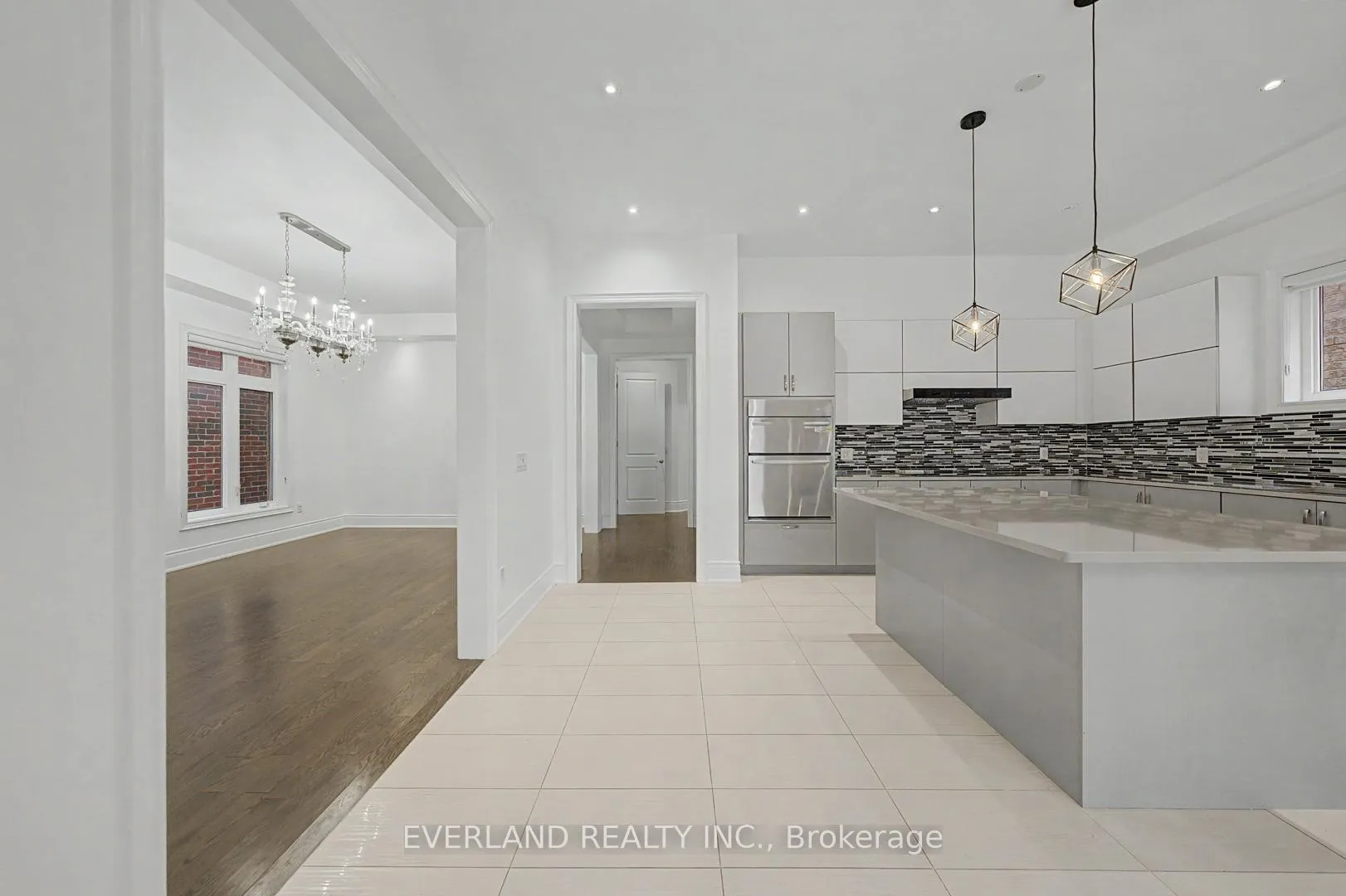 Photo 2 of 40 Marbrook Street, Richmond Hill, Mill Pond — HOMEH