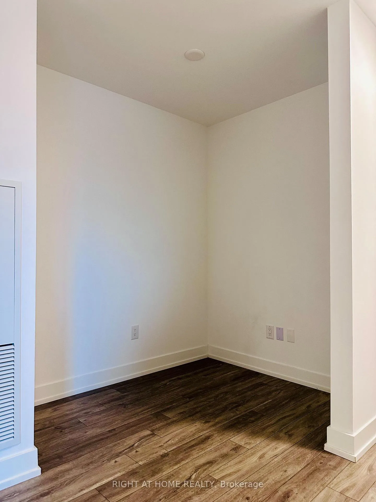 Photo 6 of Unit 1126, 9 Clegg Road, Markham, Unionville — HOMEH