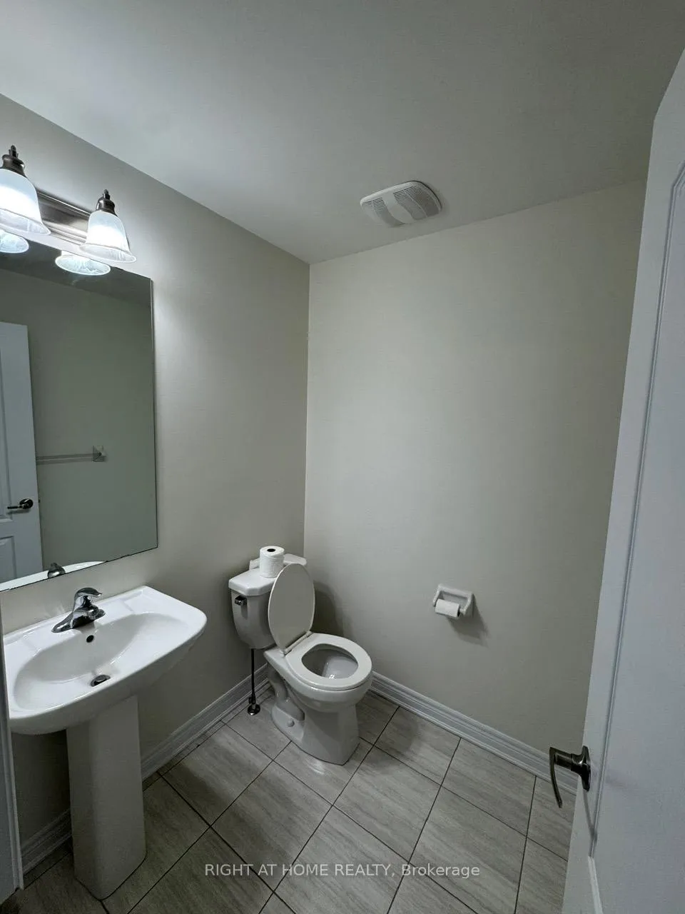 Photo 3 of 14012 Danby Road, Halton Hills, Georgetown — HOMEH