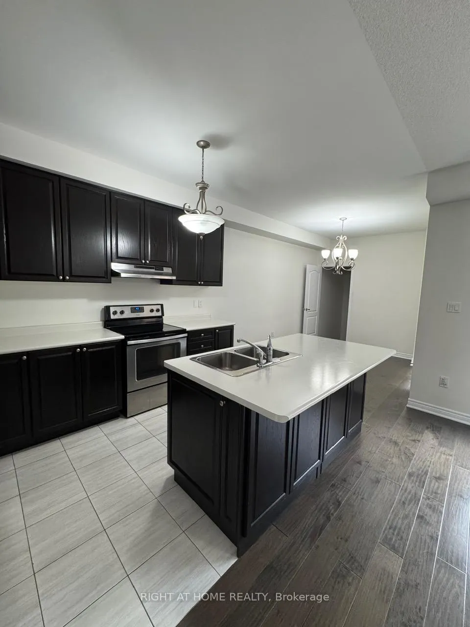 Photo 4 of 14012 Danby Road, Halton Hills, Georgetown — HOMEH