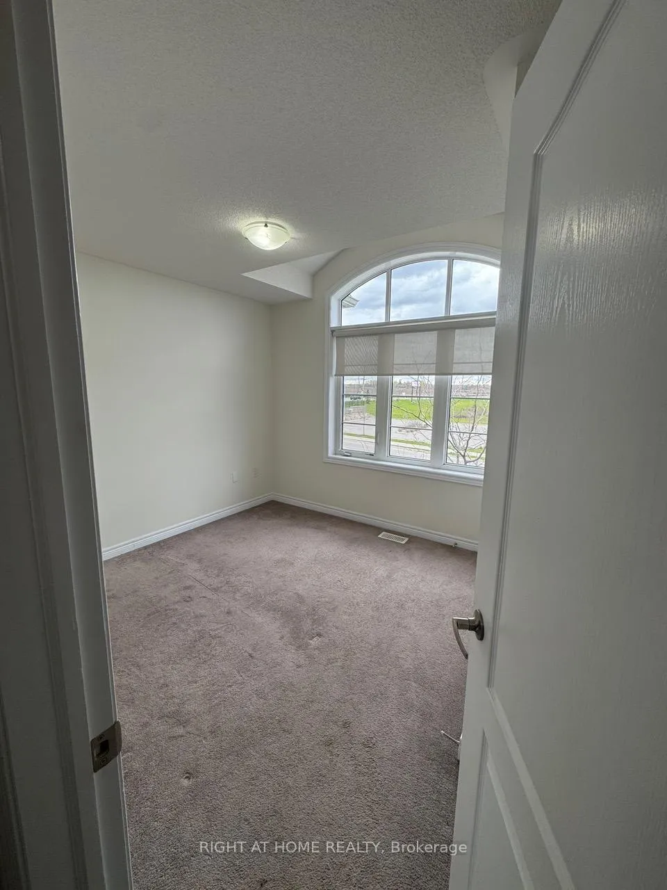 Photo 12 of 14012 Danby Road, Halton Hills, Georgetown — HOMEH