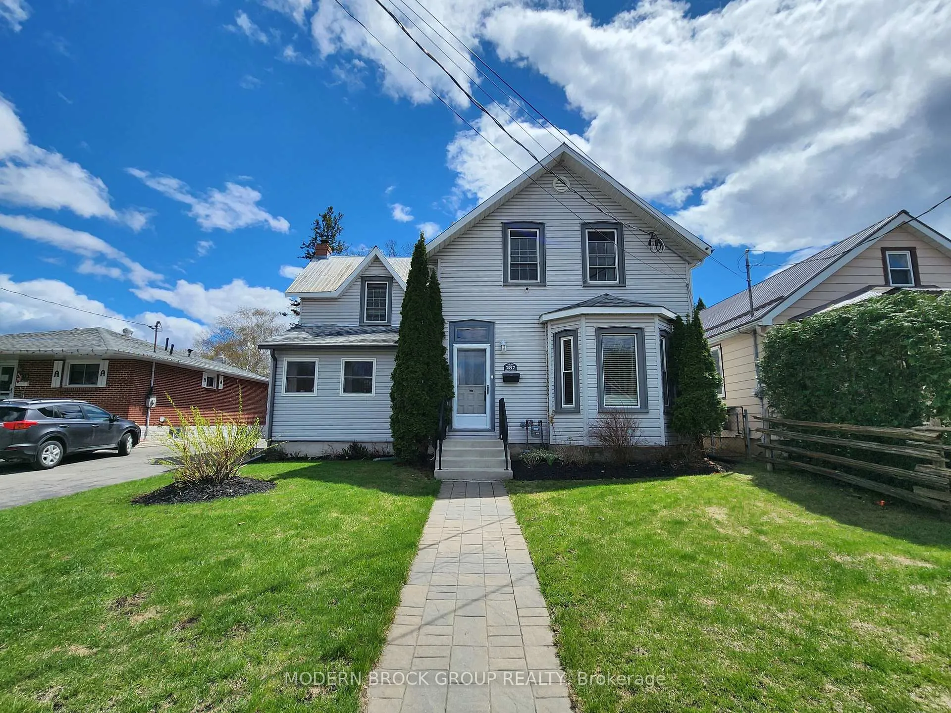 Photo 2 of 287 Brock Street, Brockville — HOMEH