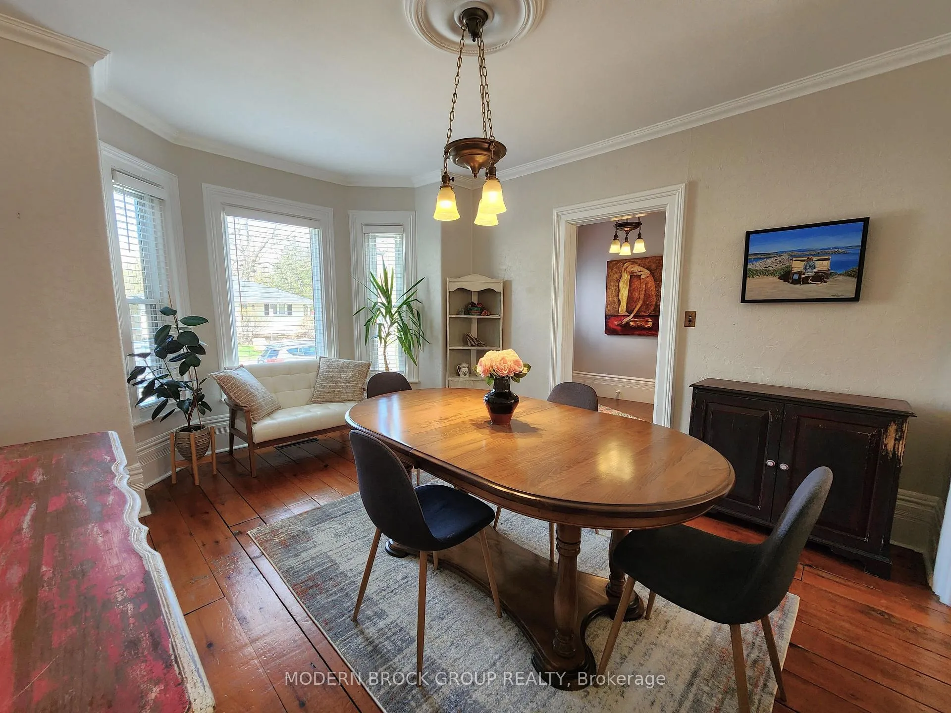 Photo 5 of 287 Brock Street, Brockville — HOMEH