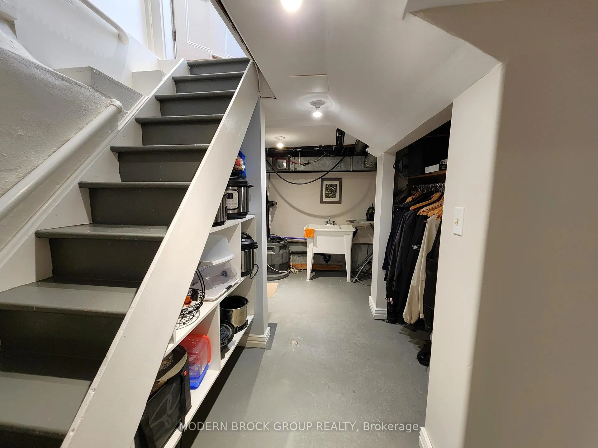 Photo 32 of 287 Brock Street, Brockville — HOMEH
