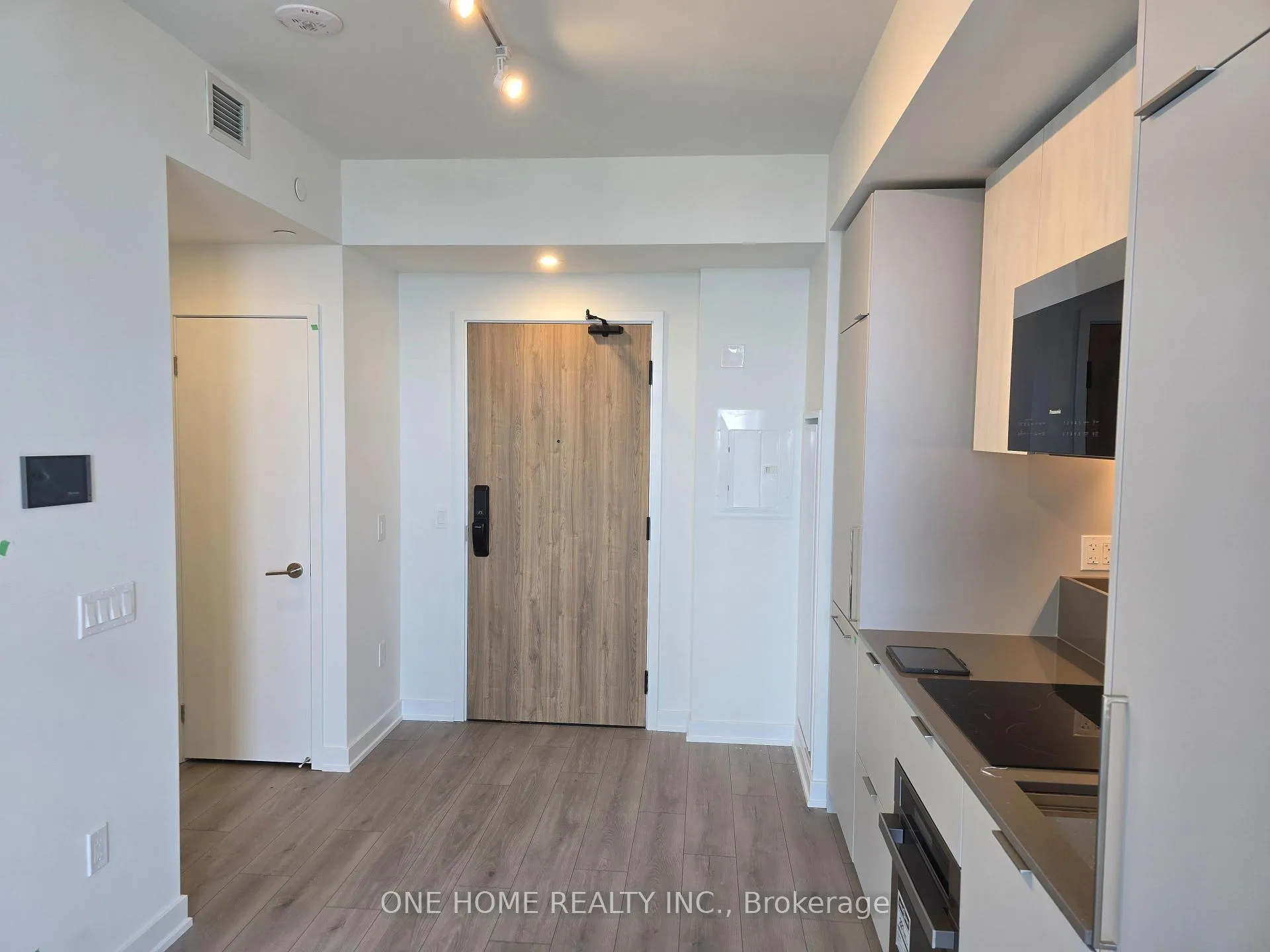 Photo 4 of Unit 2510, 1 Fairview Road, Mississauga, Mississauga Valleys — HOMEH