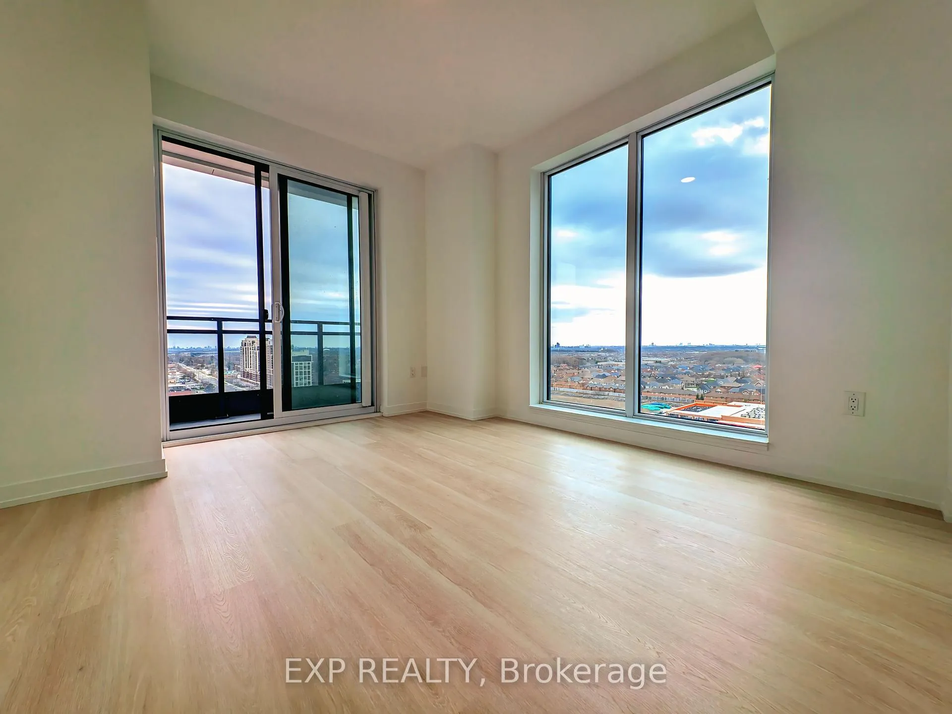 Photo 2 of Unit 2010, 9751 Markham Road, Markham, Greensborough — HOMEH