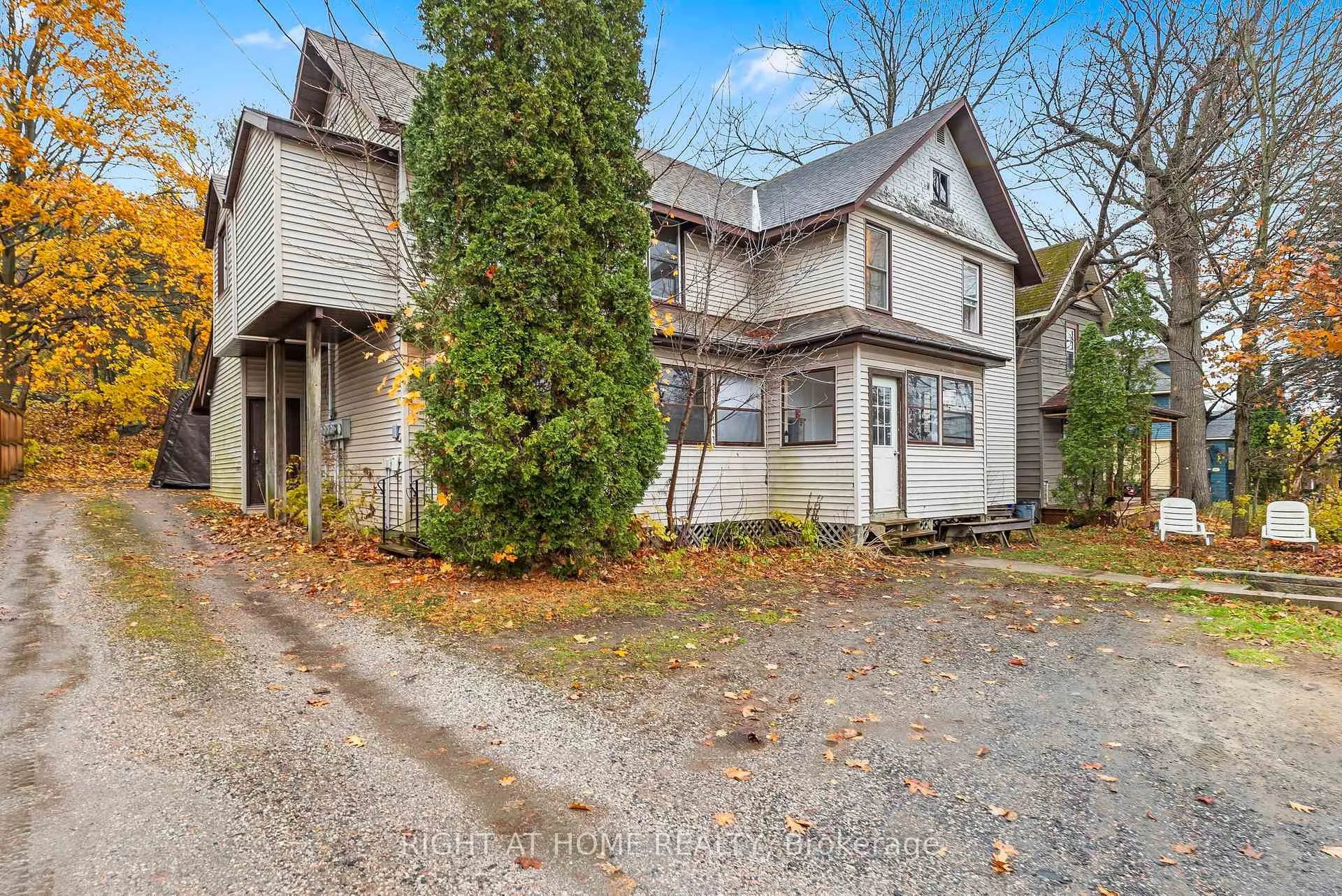 Photo 2 of 105 Gibson Street, Parry Sound — HOMEH
