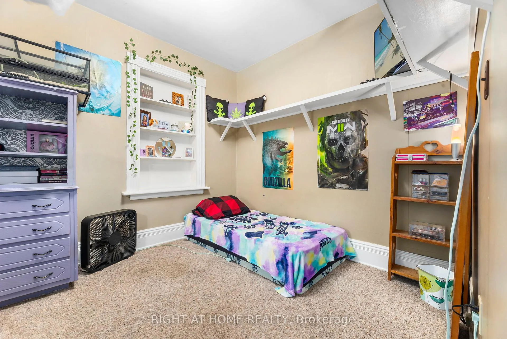 Photo 10 of 105 Gibson Street, Parry Sound — HOMEH
