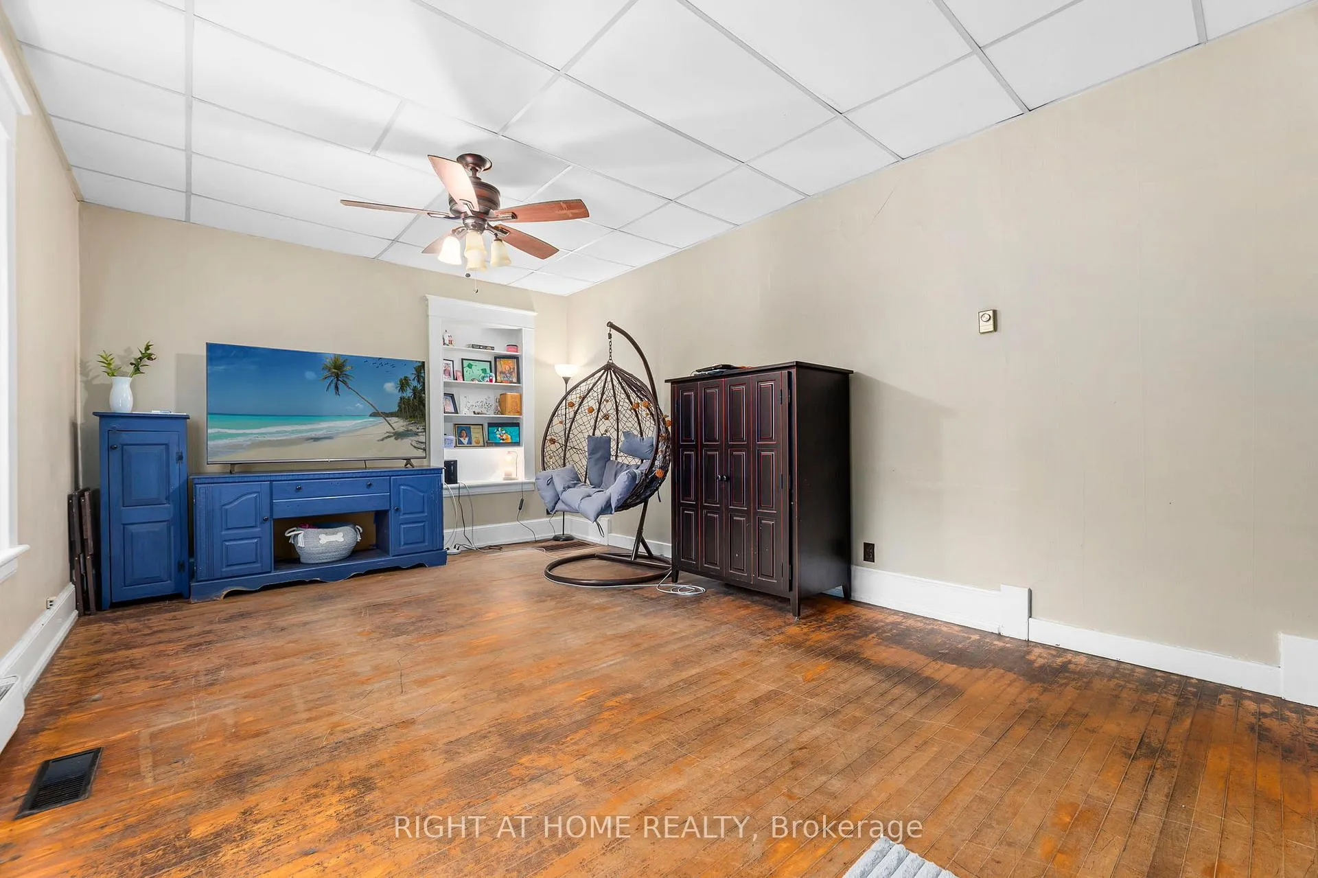 Photo 12 of 105 Gibson Street, Parry Sound — HOMEH