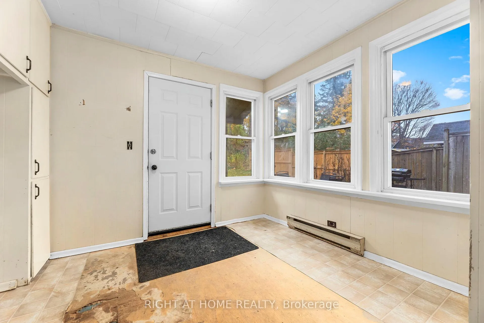 Photo 14 of 105 Gibson Street, Parry Sound — HOMEH