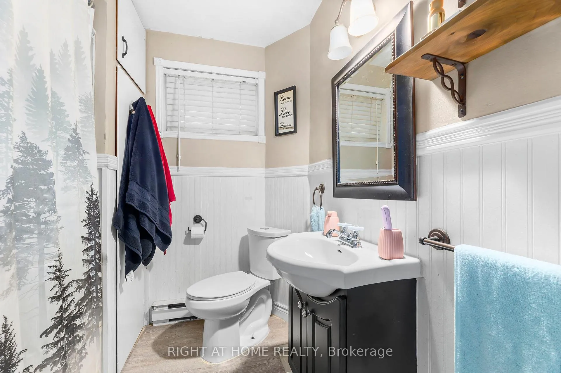 Photo 16 of 105 Gibson Street, Parry Sound — HOMEH