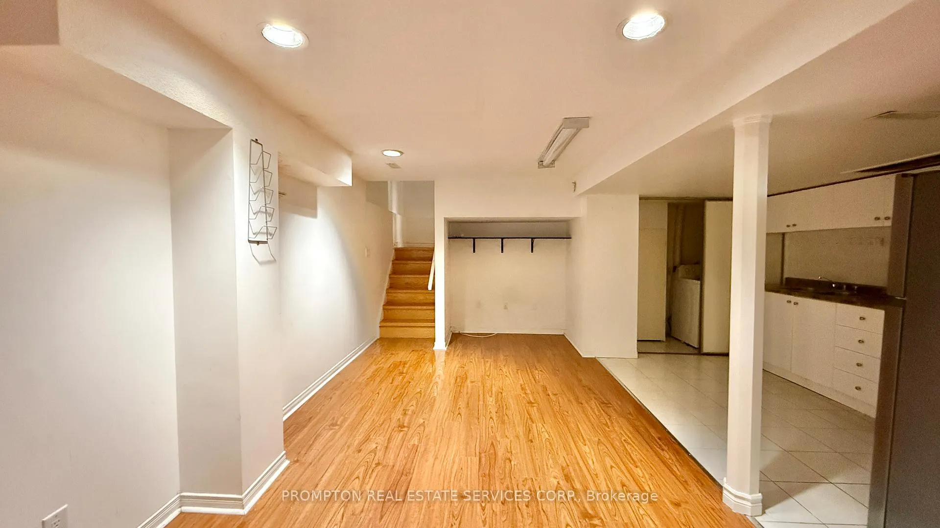 Photo 2 of 235 Roxanne Crescent, Scarborough, Milliken — HOMEH