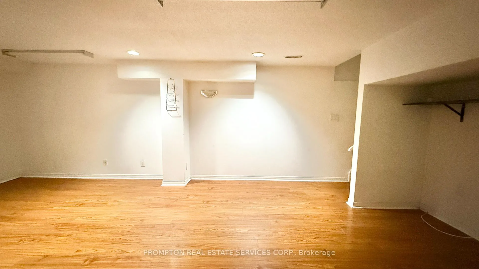 Photo 3 of 235 Roxanne Crescent, Scarborough, Milliken — HOMEH