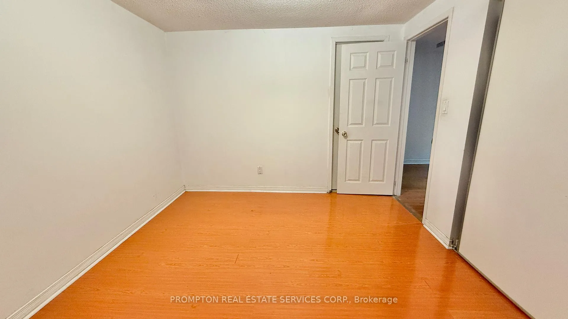 Photo 5 of 235 Roxanne Crescent, Scarborough, Milliken — HOMEH