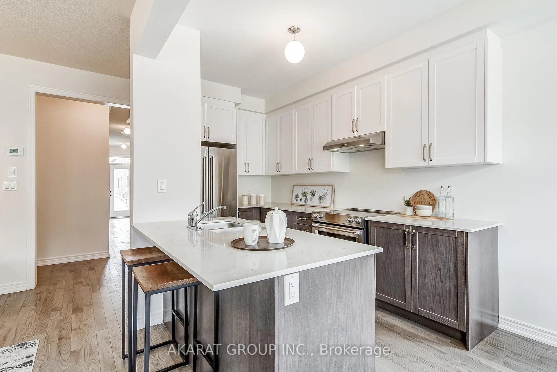 Photo 11 of 124 Armilia Place, Whitby, Rural Whitby — HOMEH