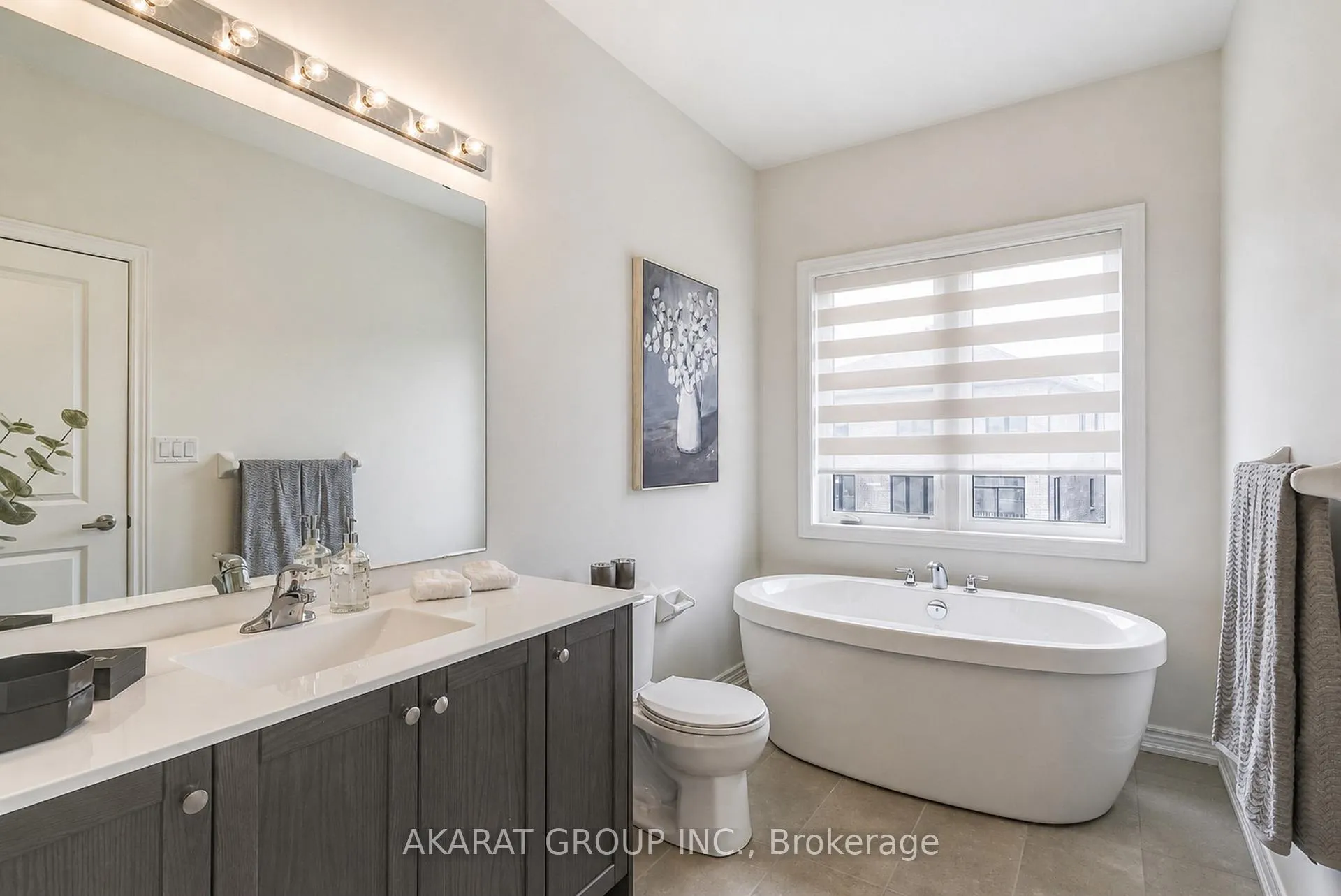 Photo 16 of 124 Armilia Place, Whitby, Rural Whitby — HOMEH