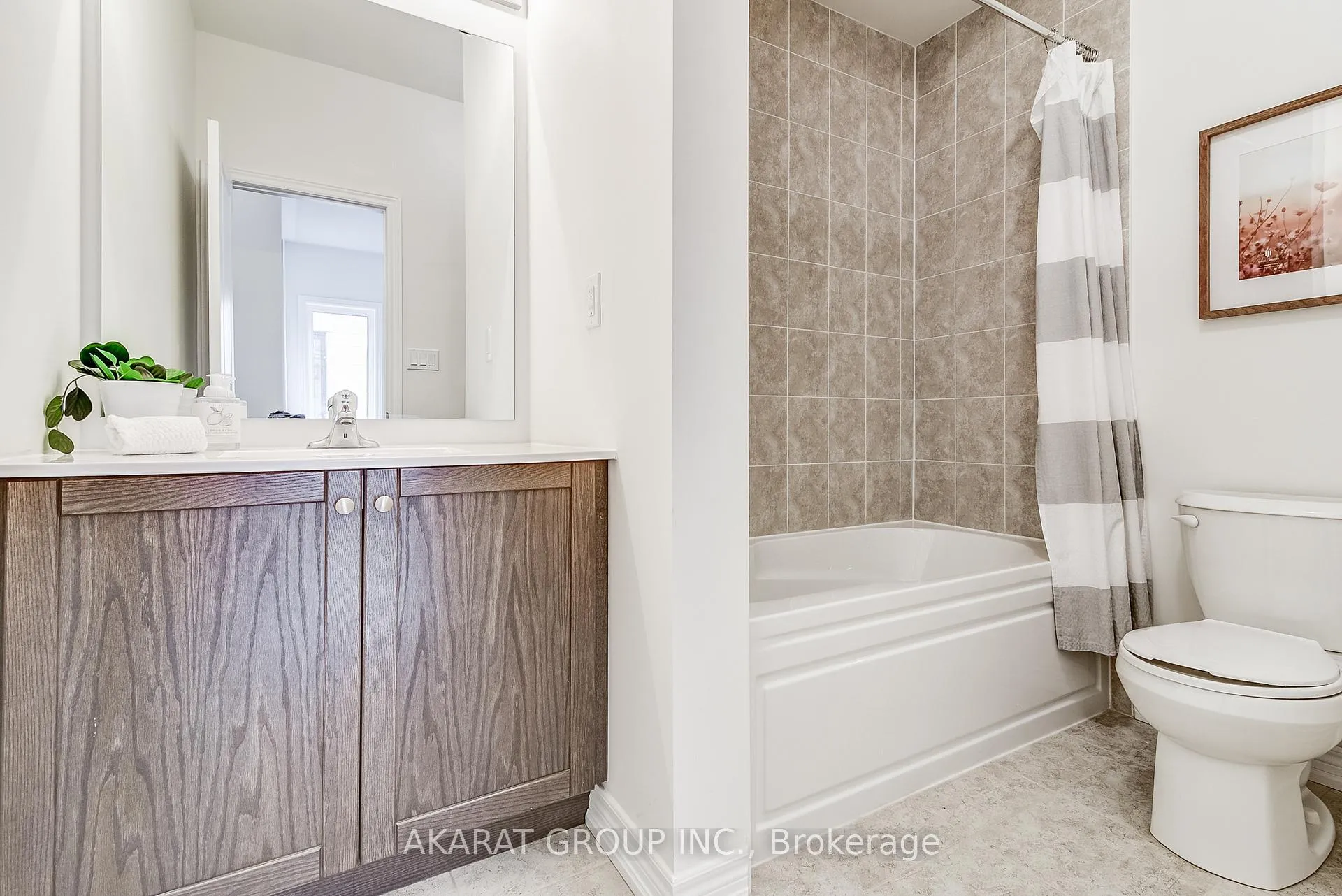 Photo 20 of 124 Armilia Place, Whitby, Rural Whitby — HOMEH