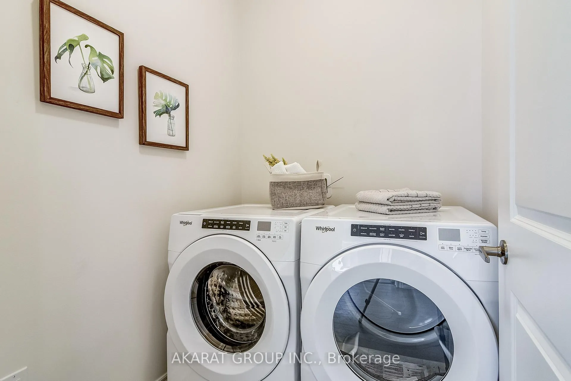 Photo 21 of 124 Armilia Place, Whitby, Rural Whitby — HOMEH
