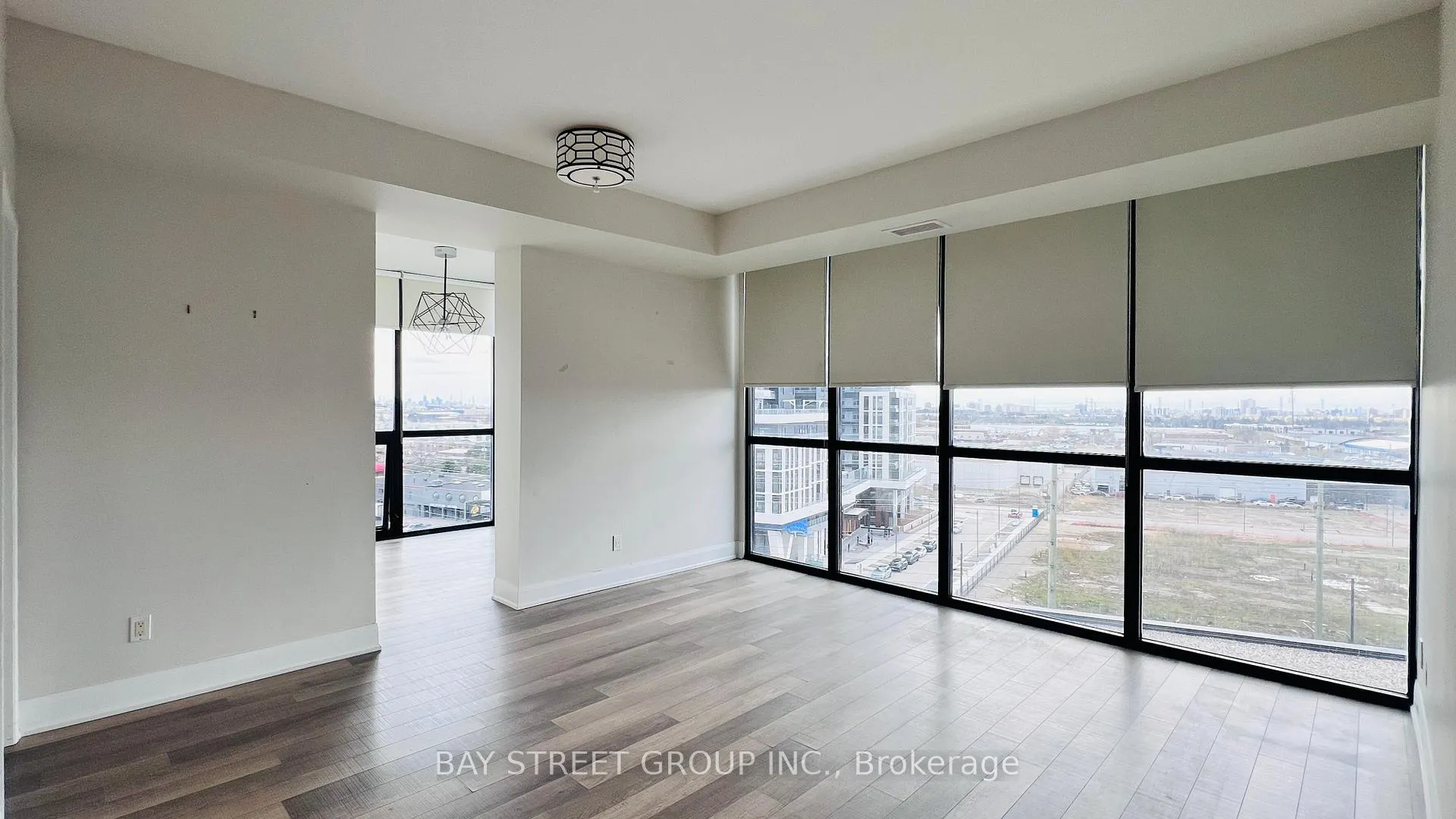 Photo 2 of Unit 803, 2900 Highway 7, Vaughan, Concord — HOMEH
