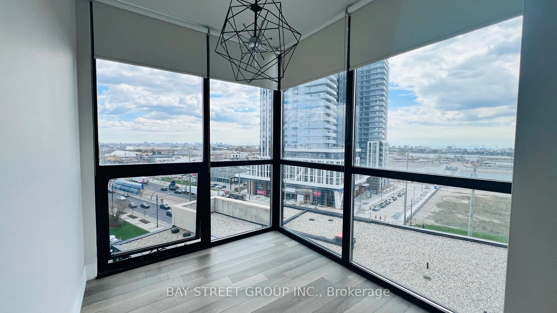 Photo 3 of Unit 803, 2900 Highway 7, Vaughan, Concord — HOMEH