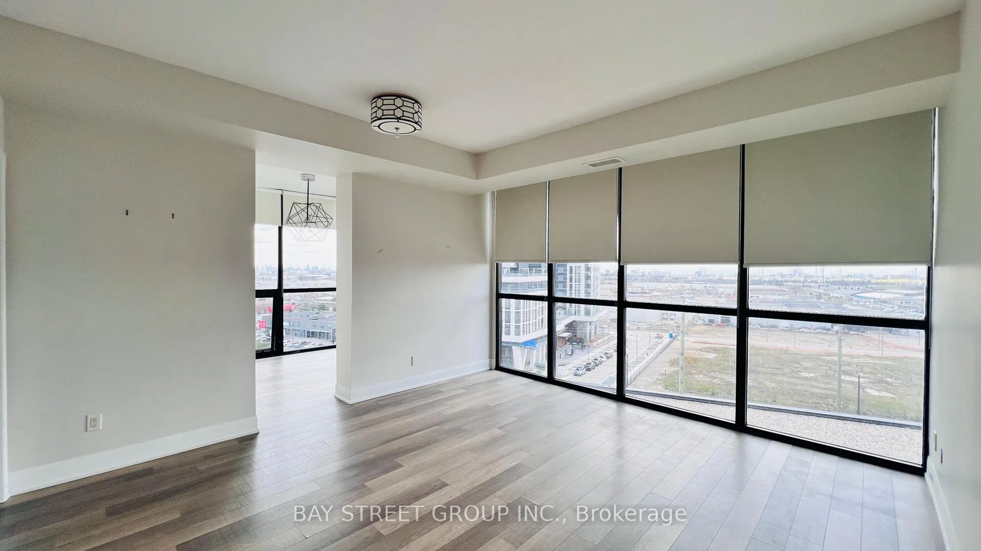 Photo 6 of Unit 803, 2900 Highway 7, Vaughan, Concord — HOMEH